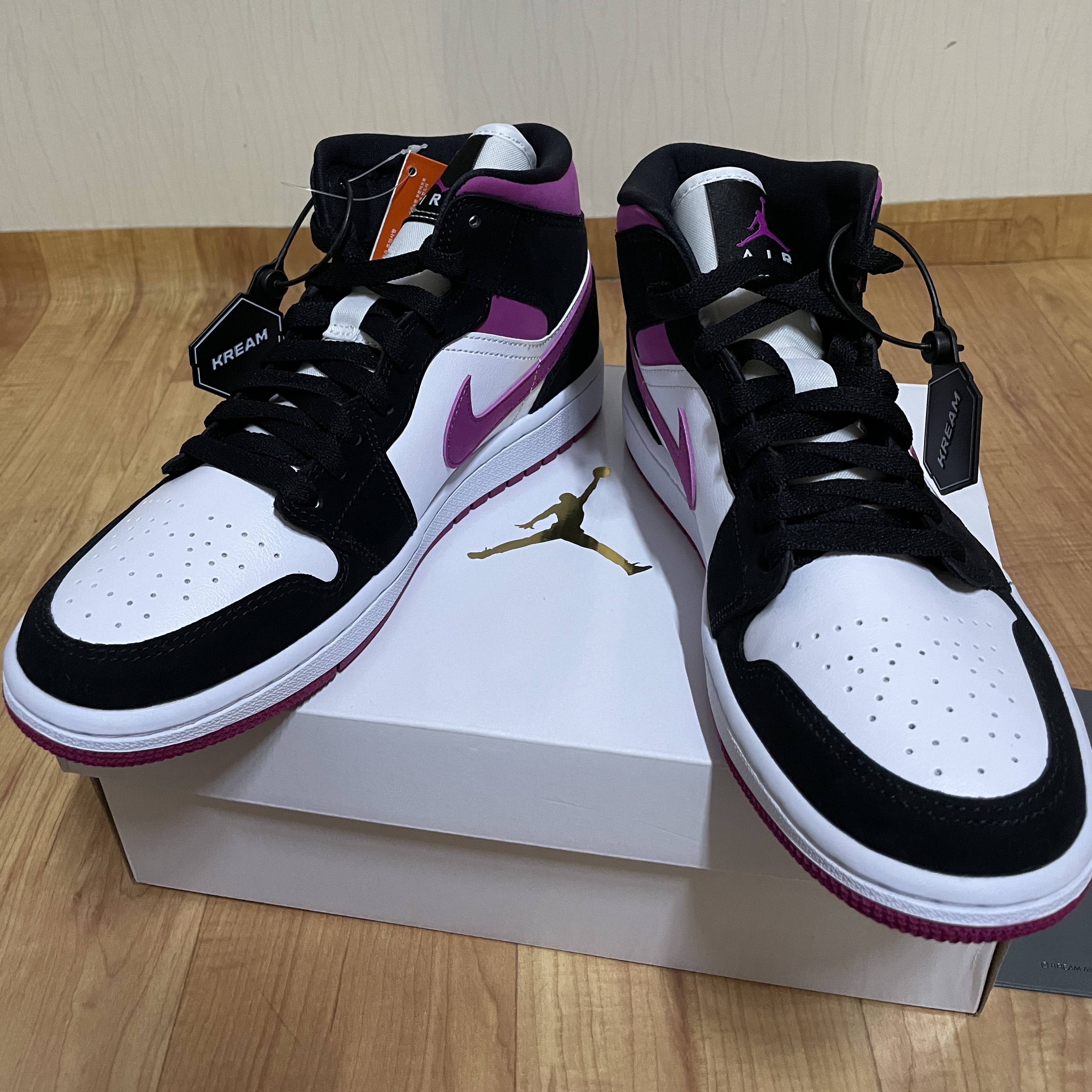 (W) Jordan 1 Mid Cactus Flower 착용 스타일 - 2