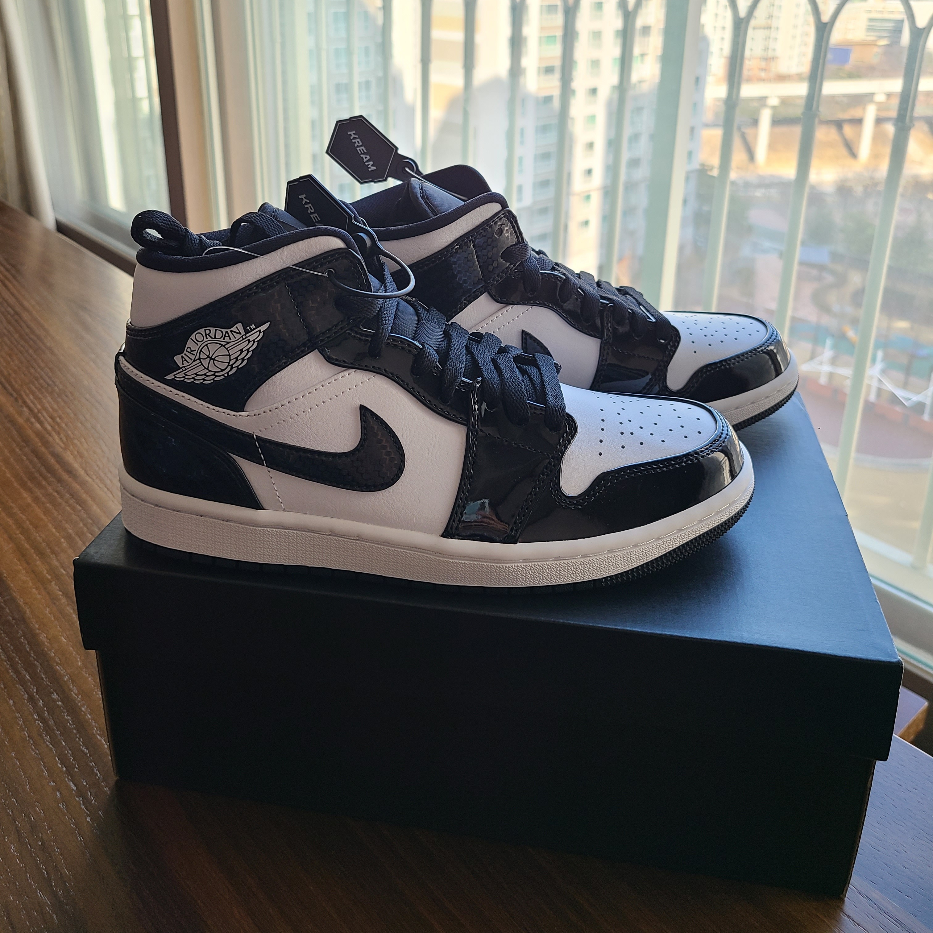 Jordan 1 Mid SE ASW Black 착용 스타일 - 1