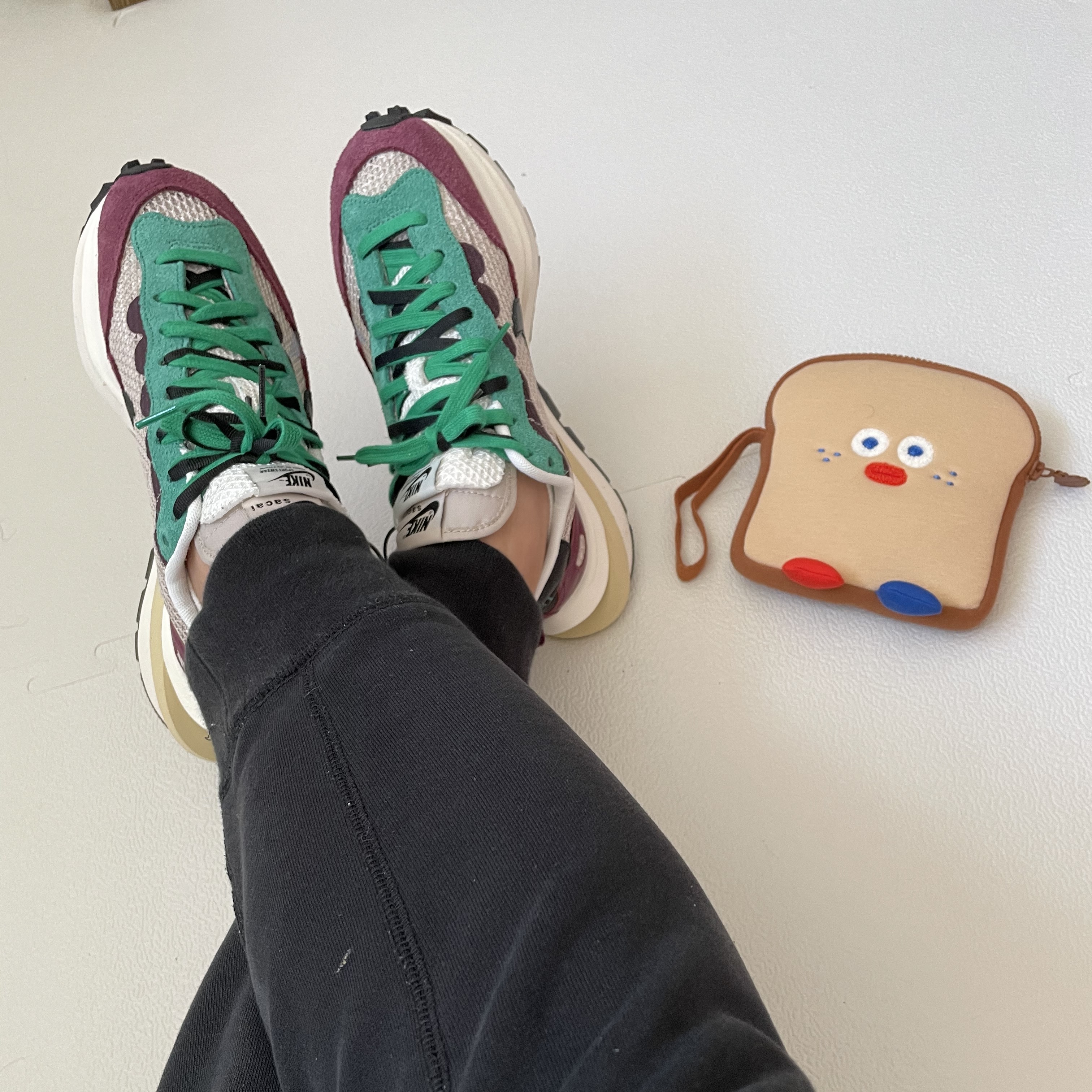 Nike x Sacai VaporWaffle String & Black Villain Red 착용 스타일