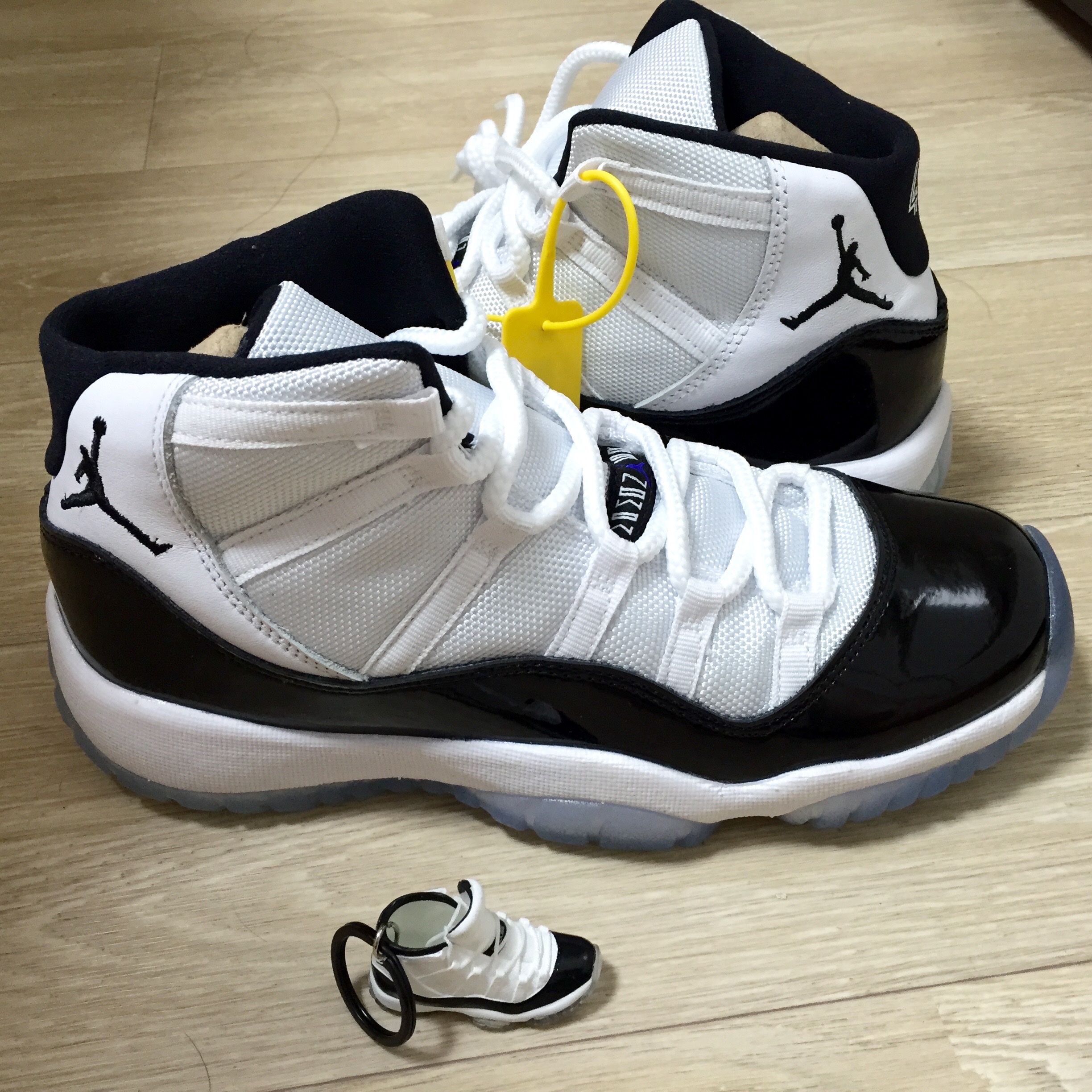 Jordan 11 Retro Concord 2018 착용 스타일 - 2