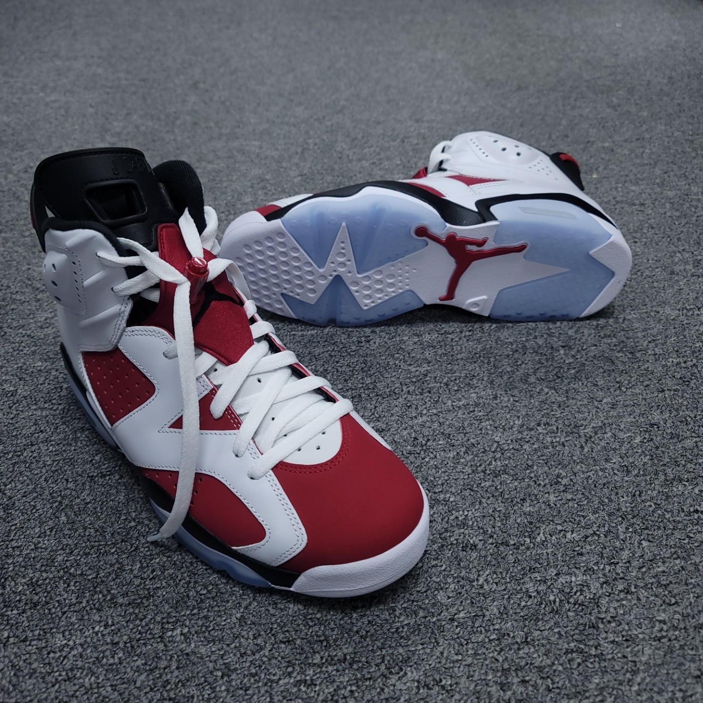 Jordan 6 Retro Carmine 2021 착용 스타일 - 1