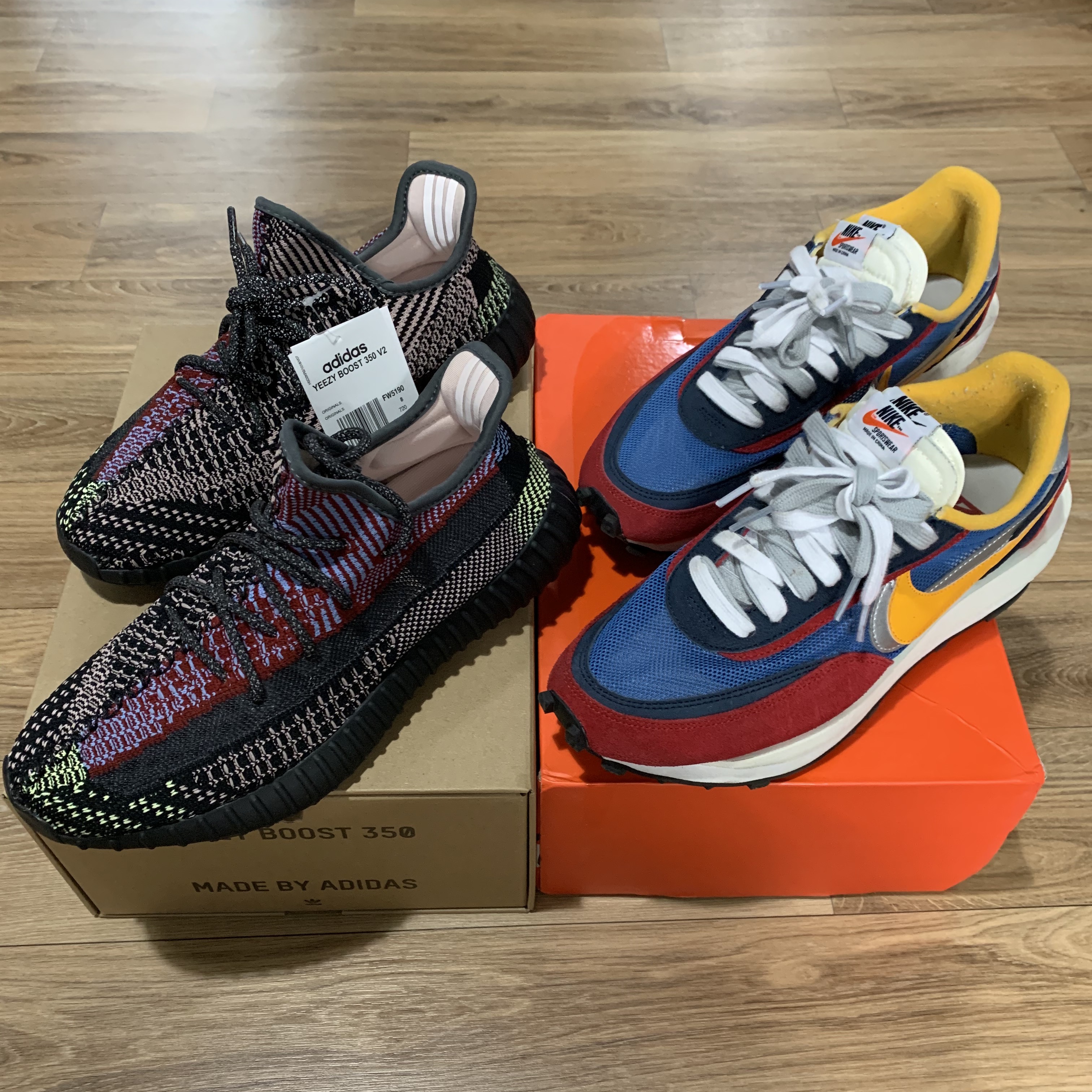 Nike x Sacai LDWaffle Blue Multi, Adidas Yeezy Boost 350 V2 Yecheil - Reflective 착용 스타일 - 1