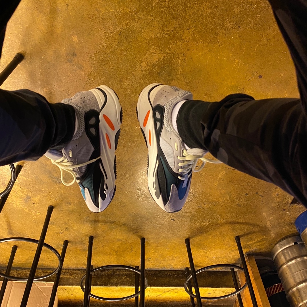 Adidas Yeezy Boost 700 Wave Runner Solid Grey 2017/2019 착용 스타일 - 2