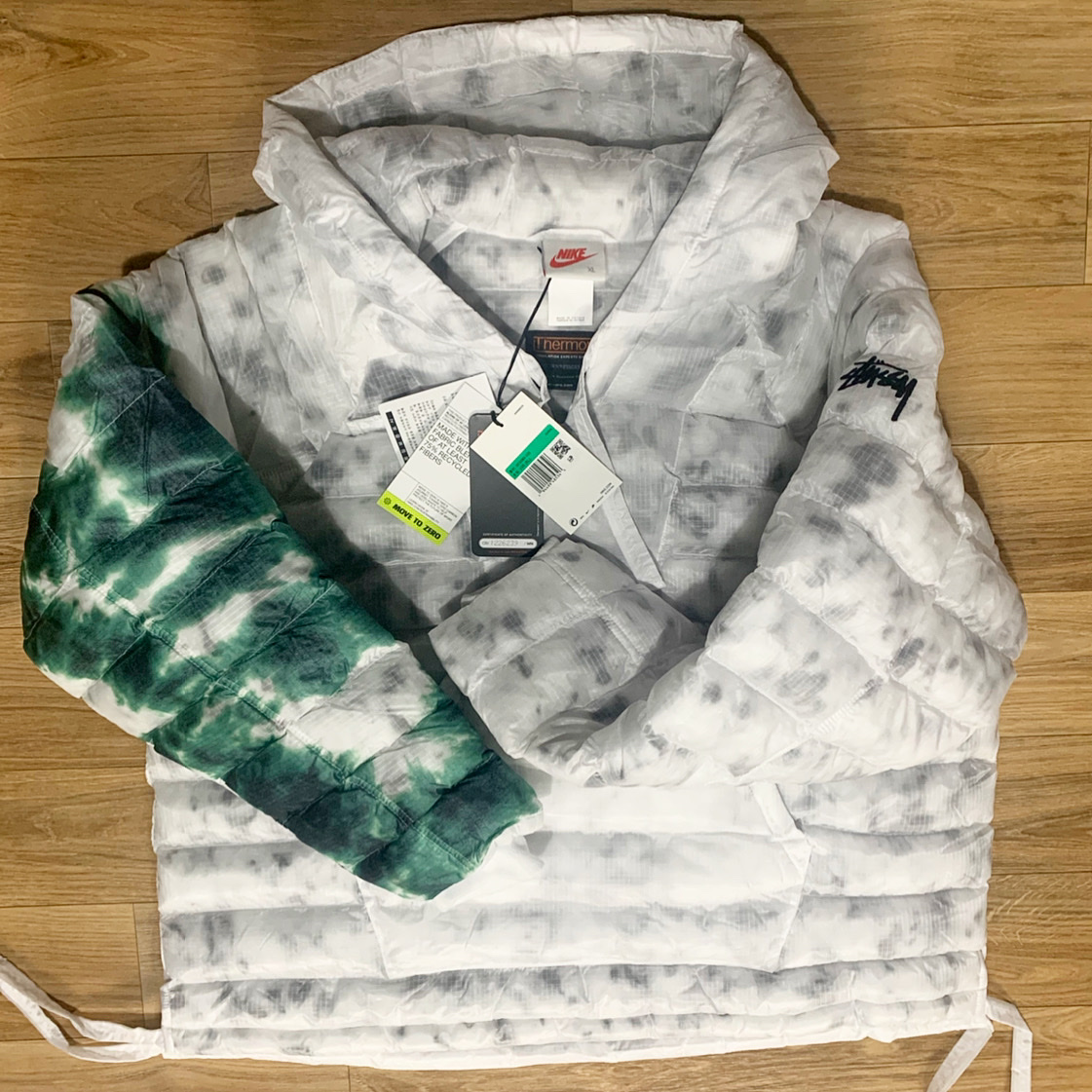 Nike x Stussy Insultd Jacket White Gorge Green - Asia 착용 스타일 - 1