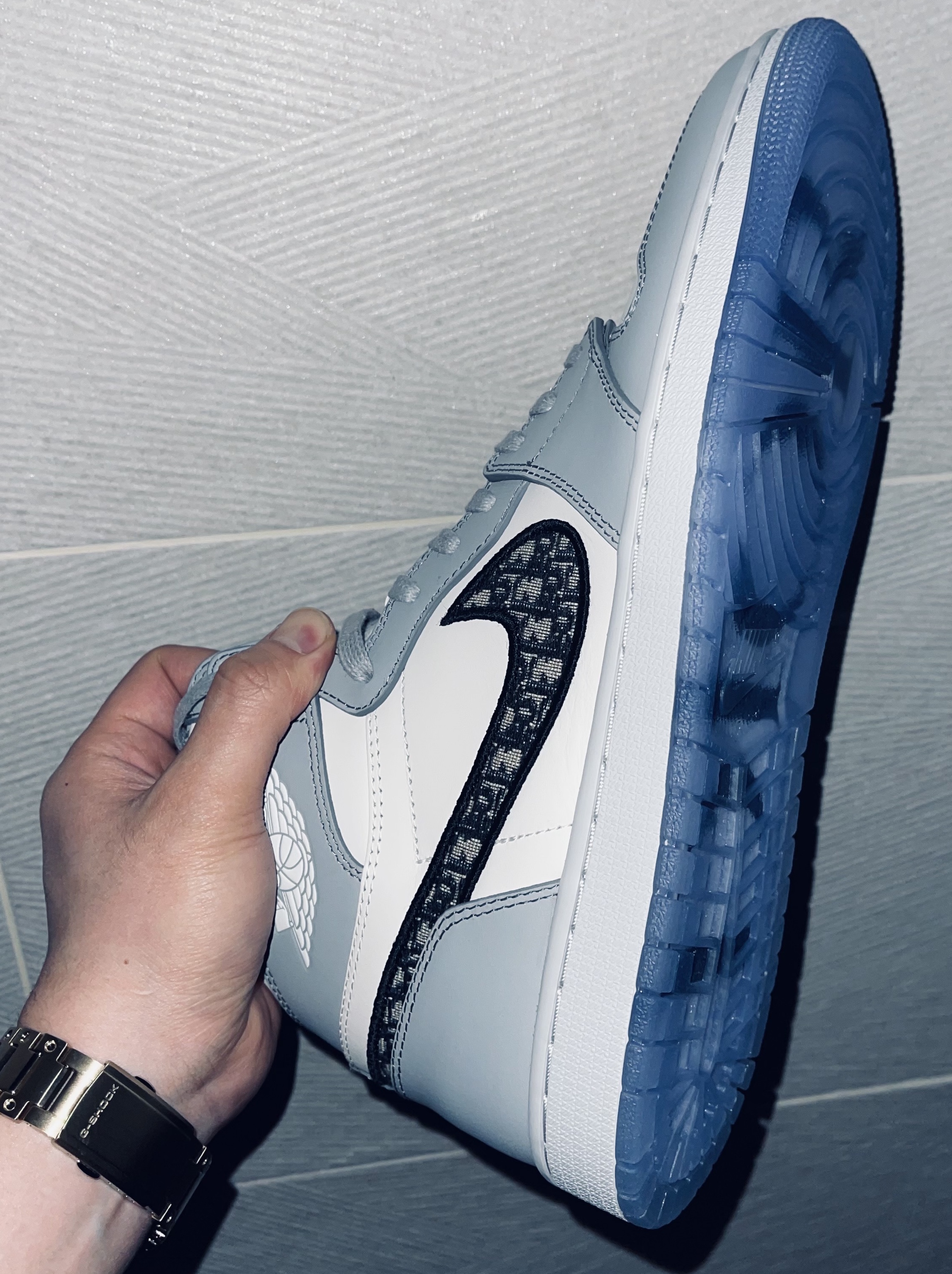 Jordan 1 x Dior High OG 착용 스타일