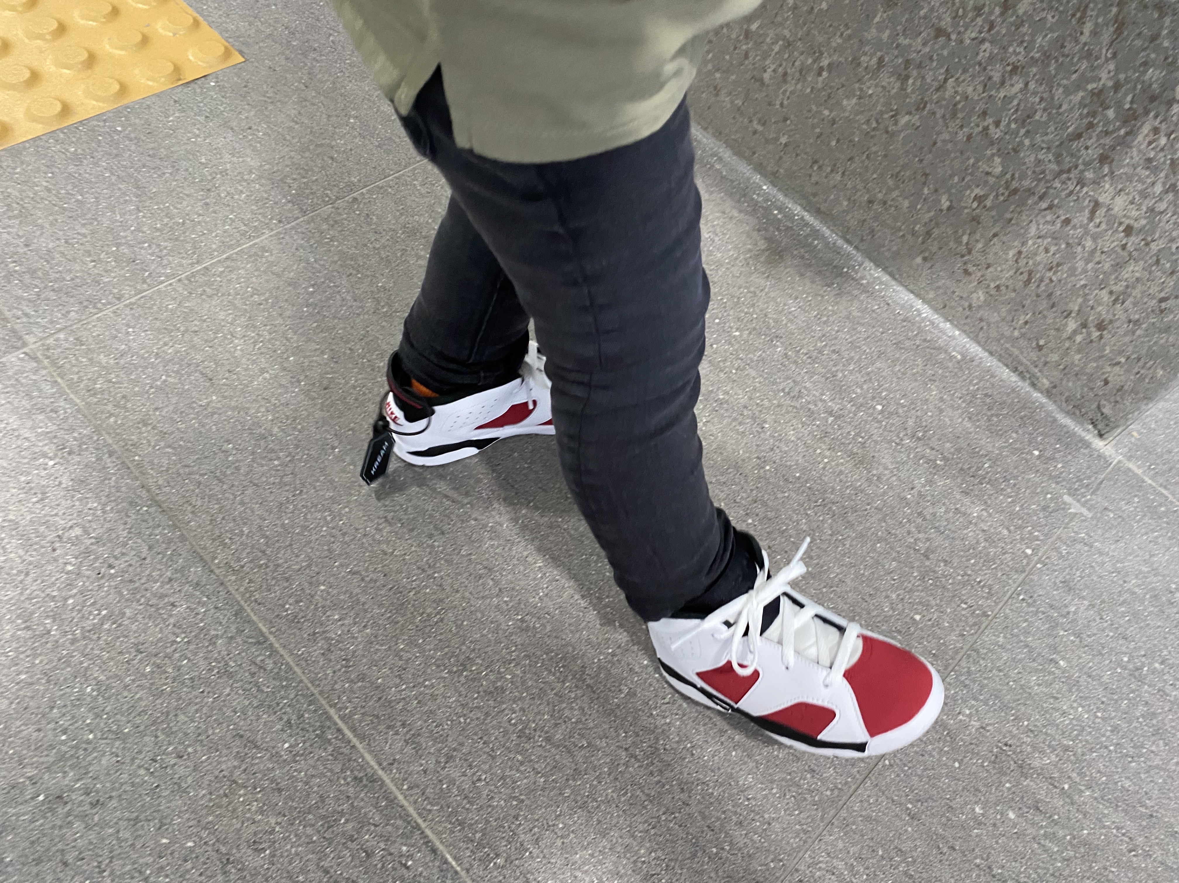 (TD) Jordan 6 Retro Carmine 2021 착용 스타일 - 2