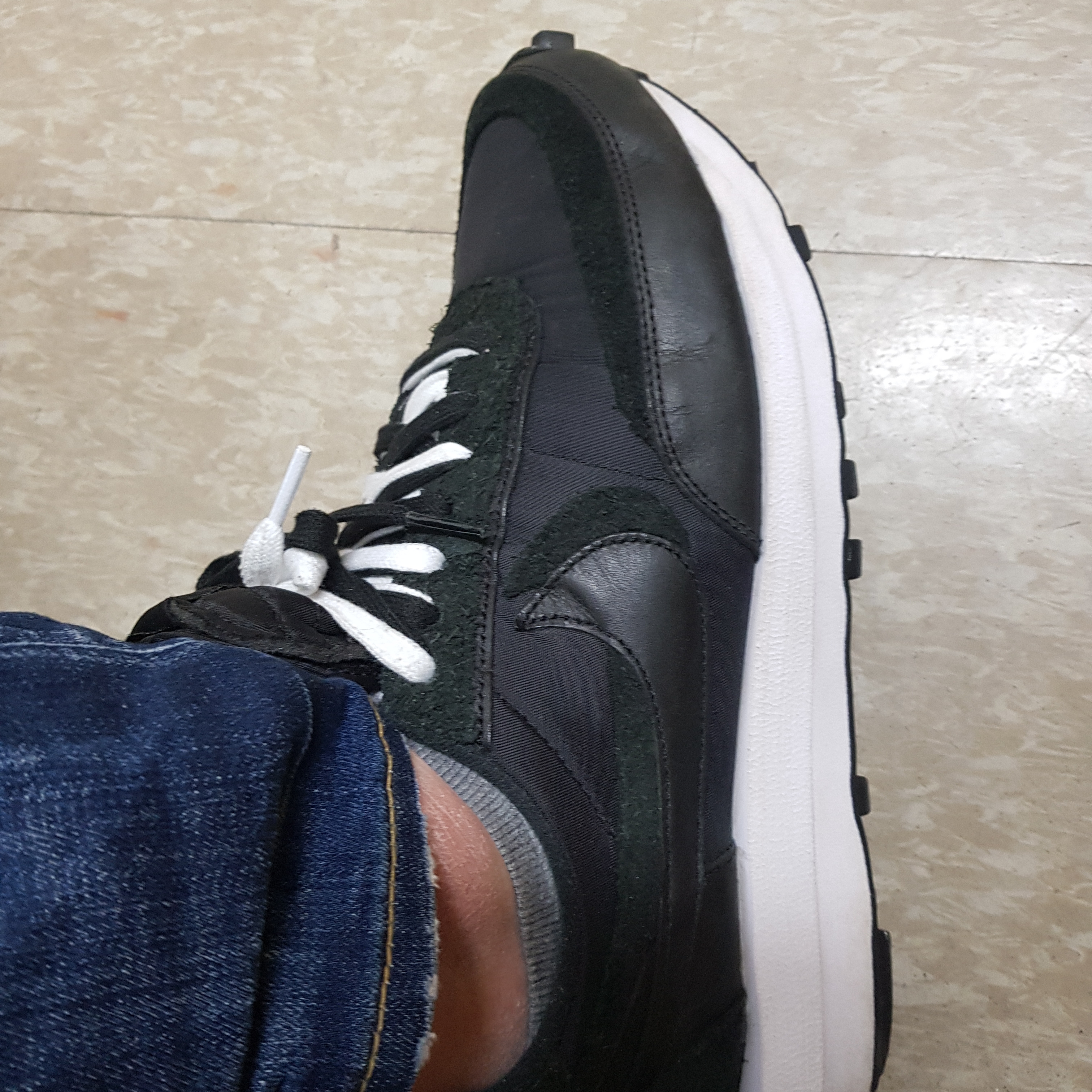 Nike x Sacai LDWaffle Black Nylon 착용 스타일 - 2