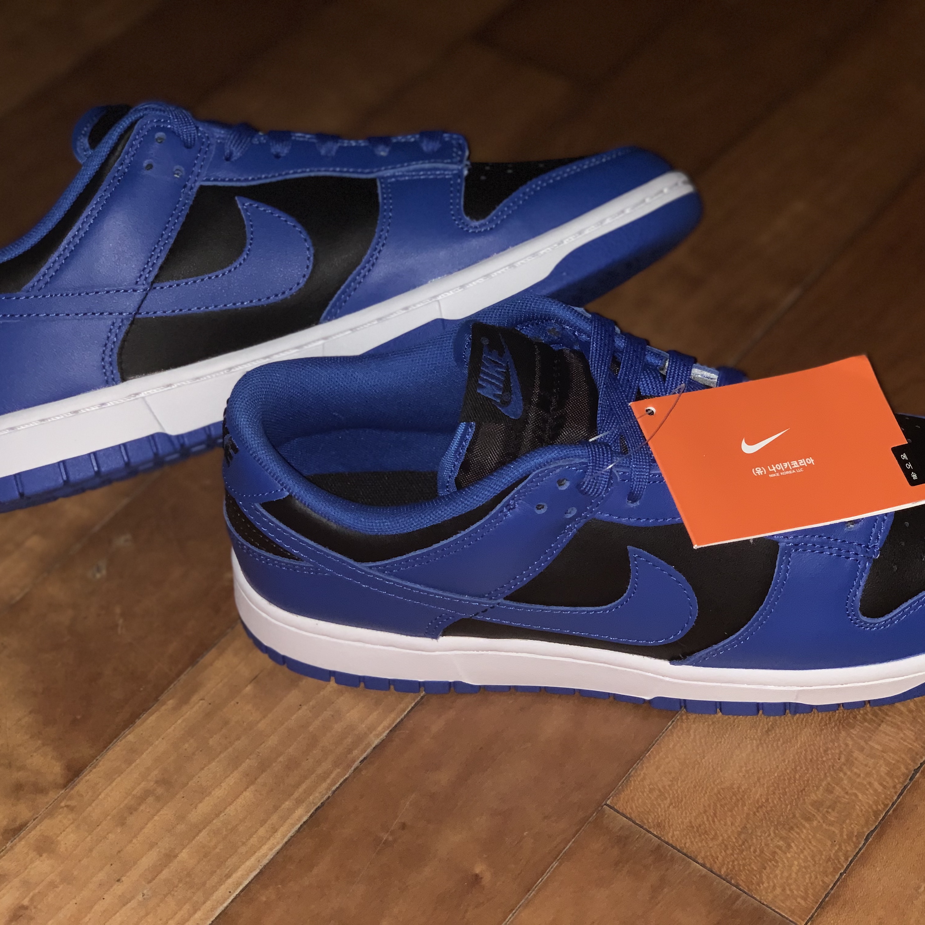 Nike Dunk Low Retro Hyper Cobalt 착용 스타일 - 1