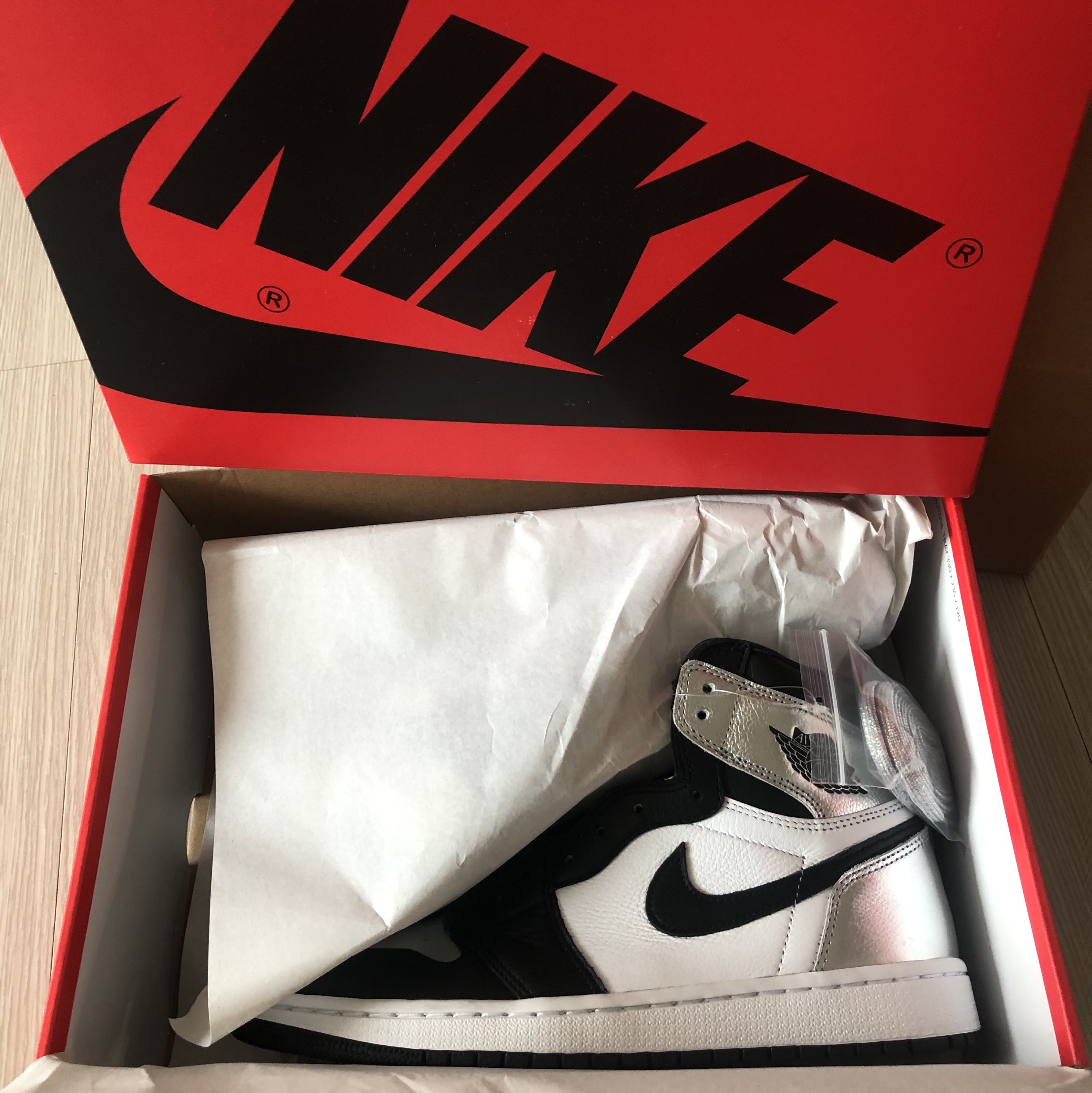 (W) Jordan 1 Retro High OG Silver Toe 착용 스타일