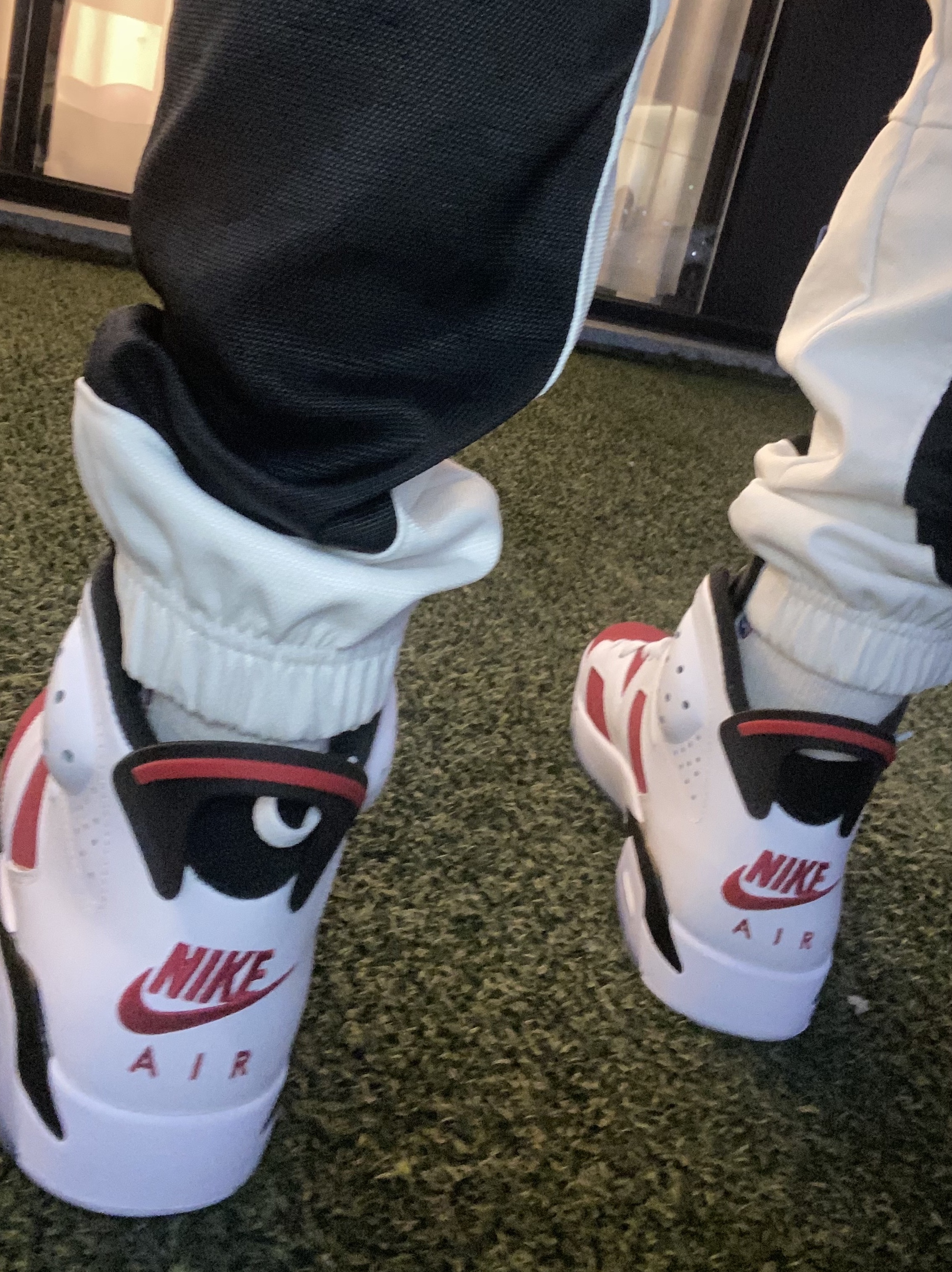 Jordan 6 Retro Carmine 2021 착용 스타일 - 2