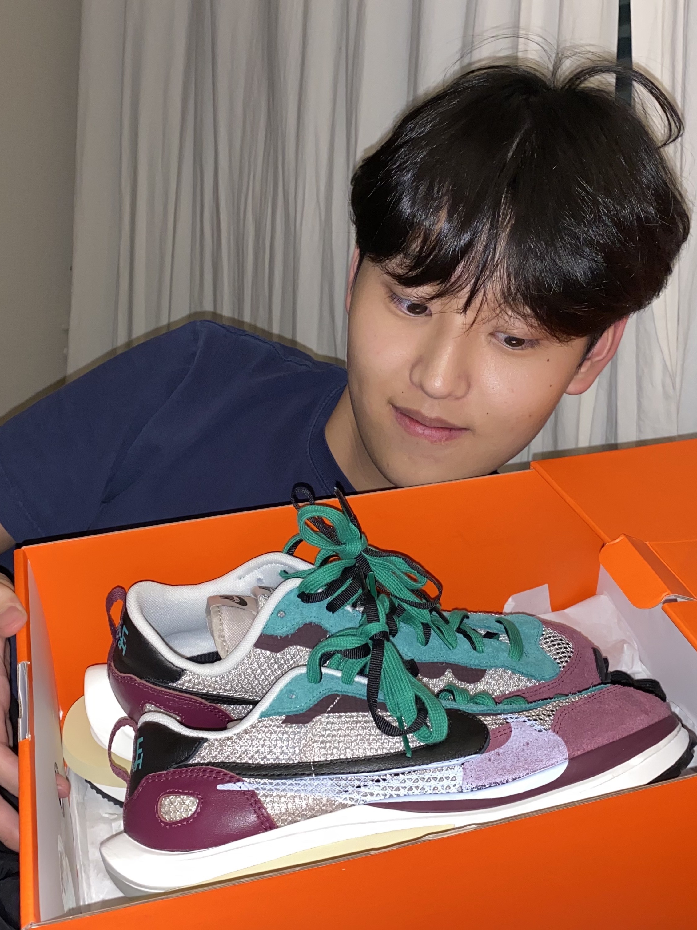 Nike x Sacai VaporWaffle String & Black Villain Red 착용 스타일 - 2