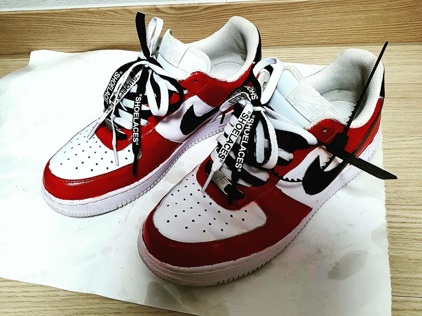 Nike Air Force 1 '07 Low White, Jordan 1 x Off-White Retro High Chicago The Ten 착용 스타일 - 1