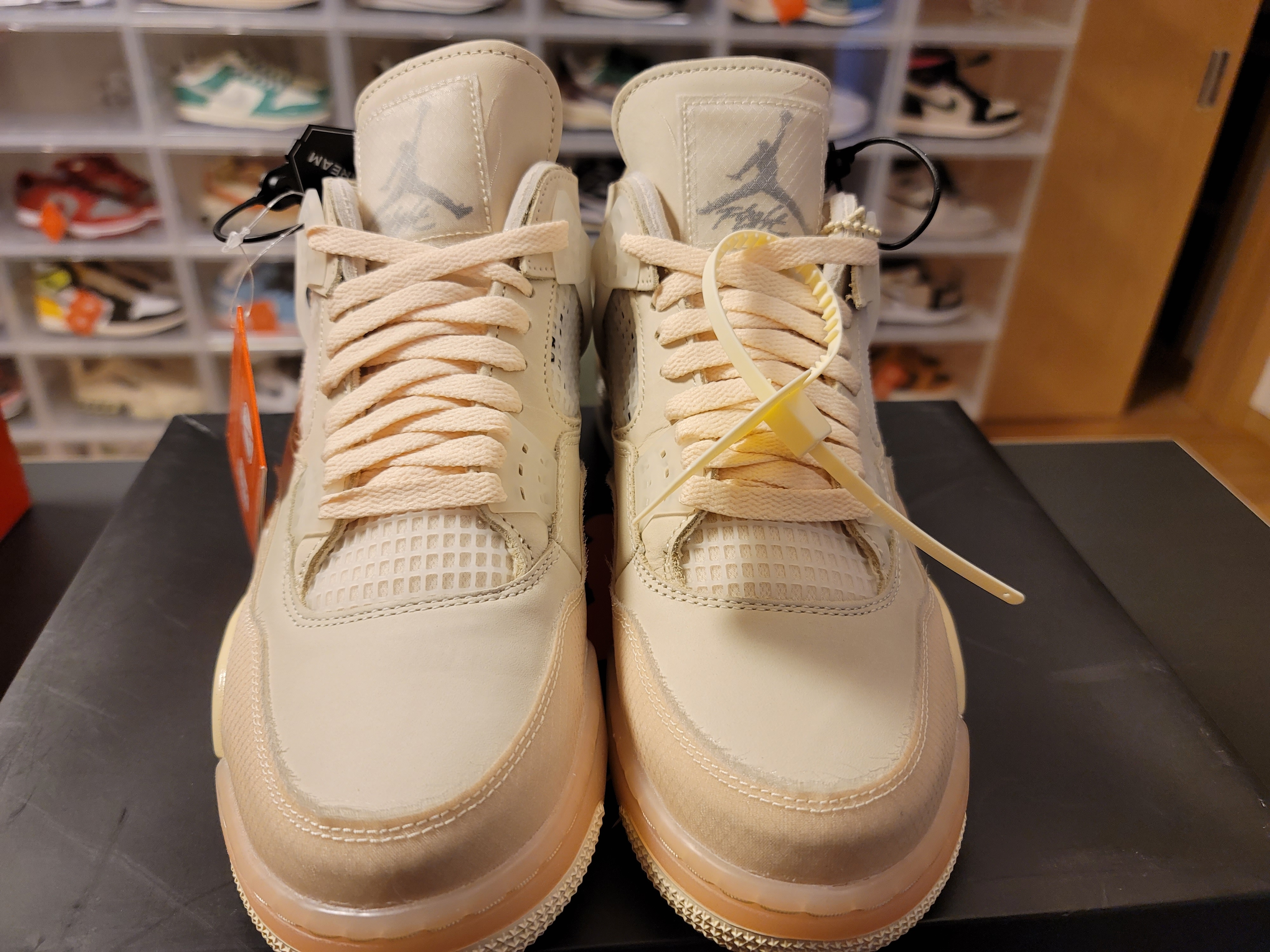 (W) Jordan 4 x Off-White Retro SP Sail 착용 스타일 - 1