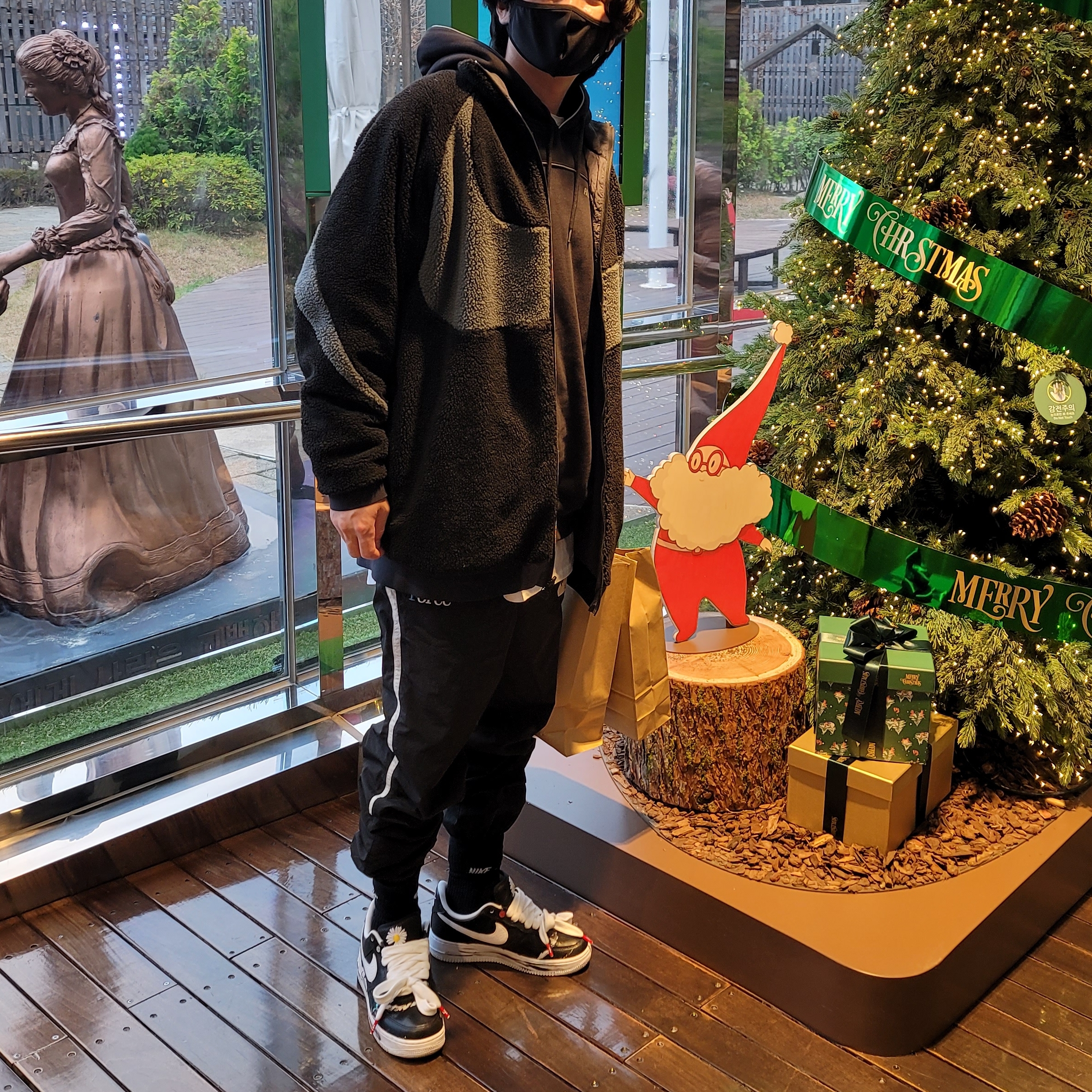 Nike Big Swoosh Full Zip Jacket Black Anthracite, Nike x Peaceminusone Air Force 1 Low Para-Noise 착용 스타일