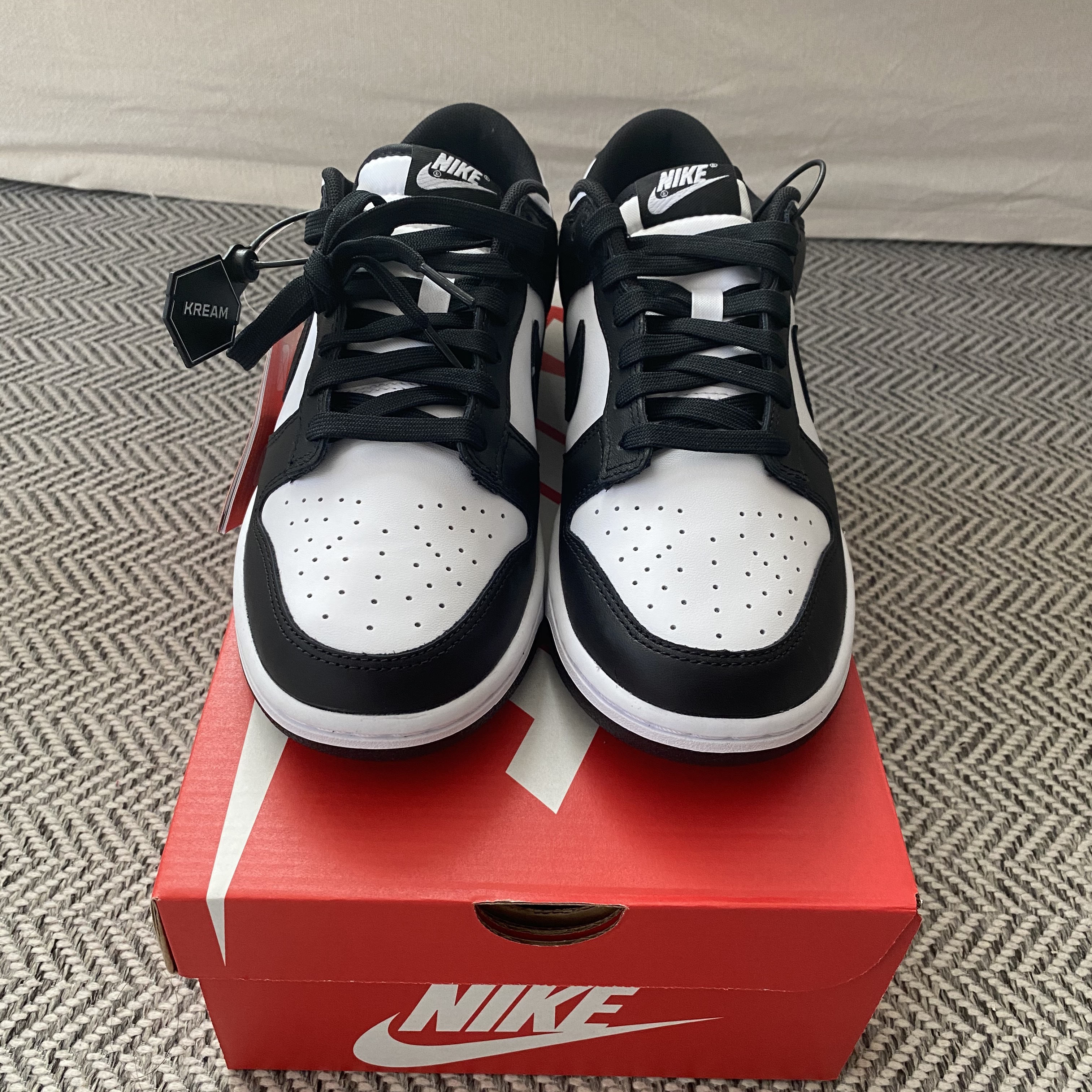 Nike Dunk Low Retro Black 착용 스타일 - 2