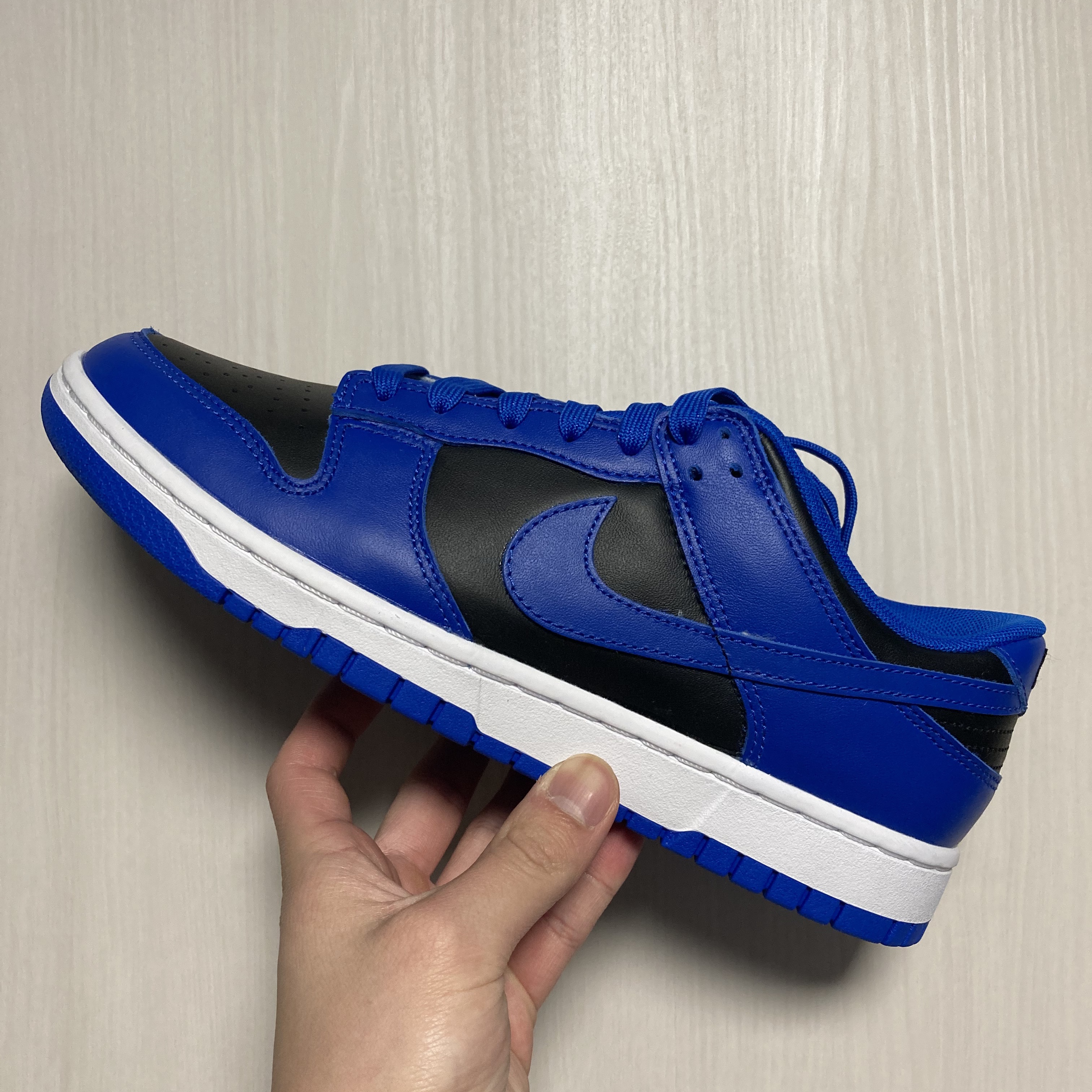 Nike Dunk Low Retro Hyper Cobalt 착용 스타일