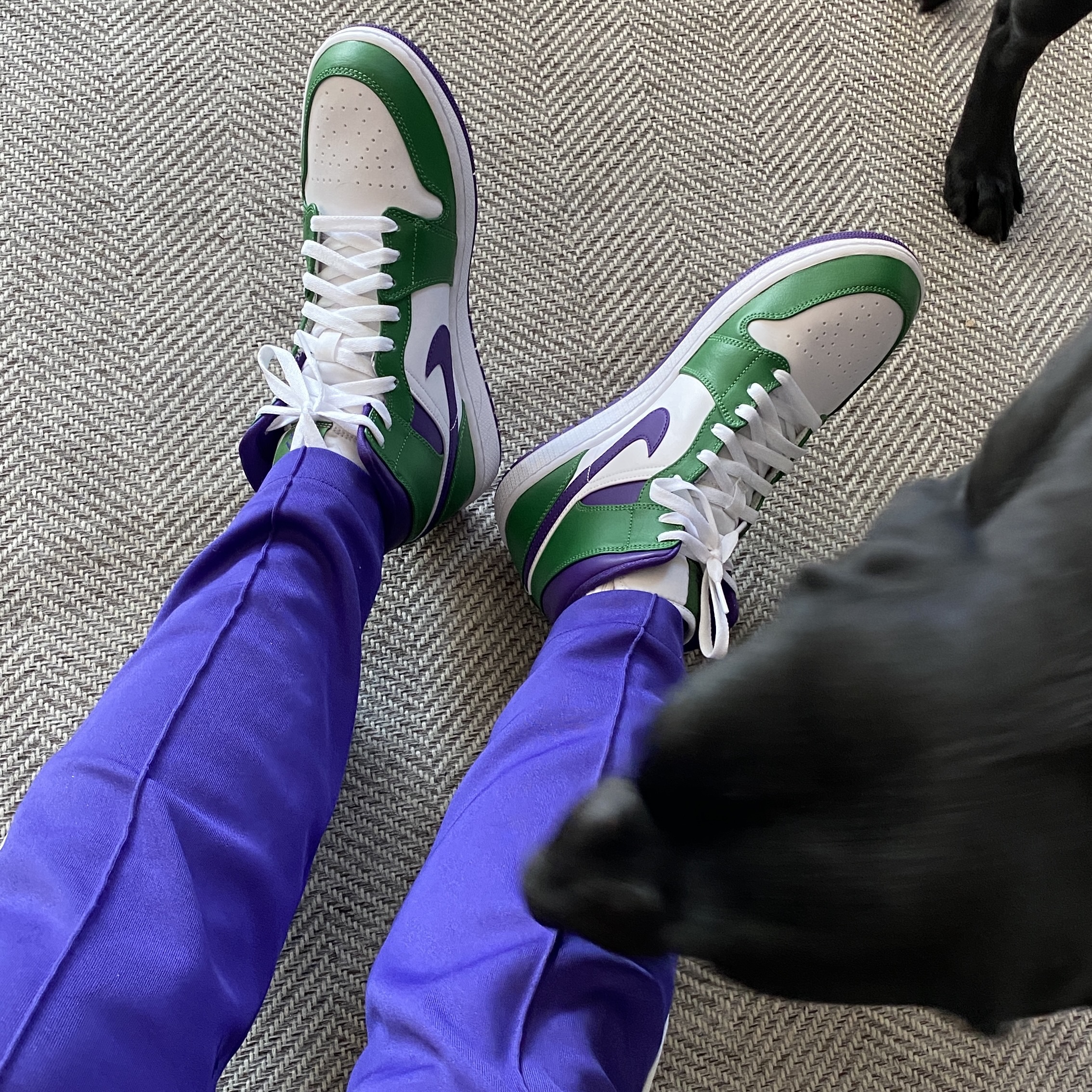 Jordan 1 Mid Incredible Hulk 착용 스타일 - 2