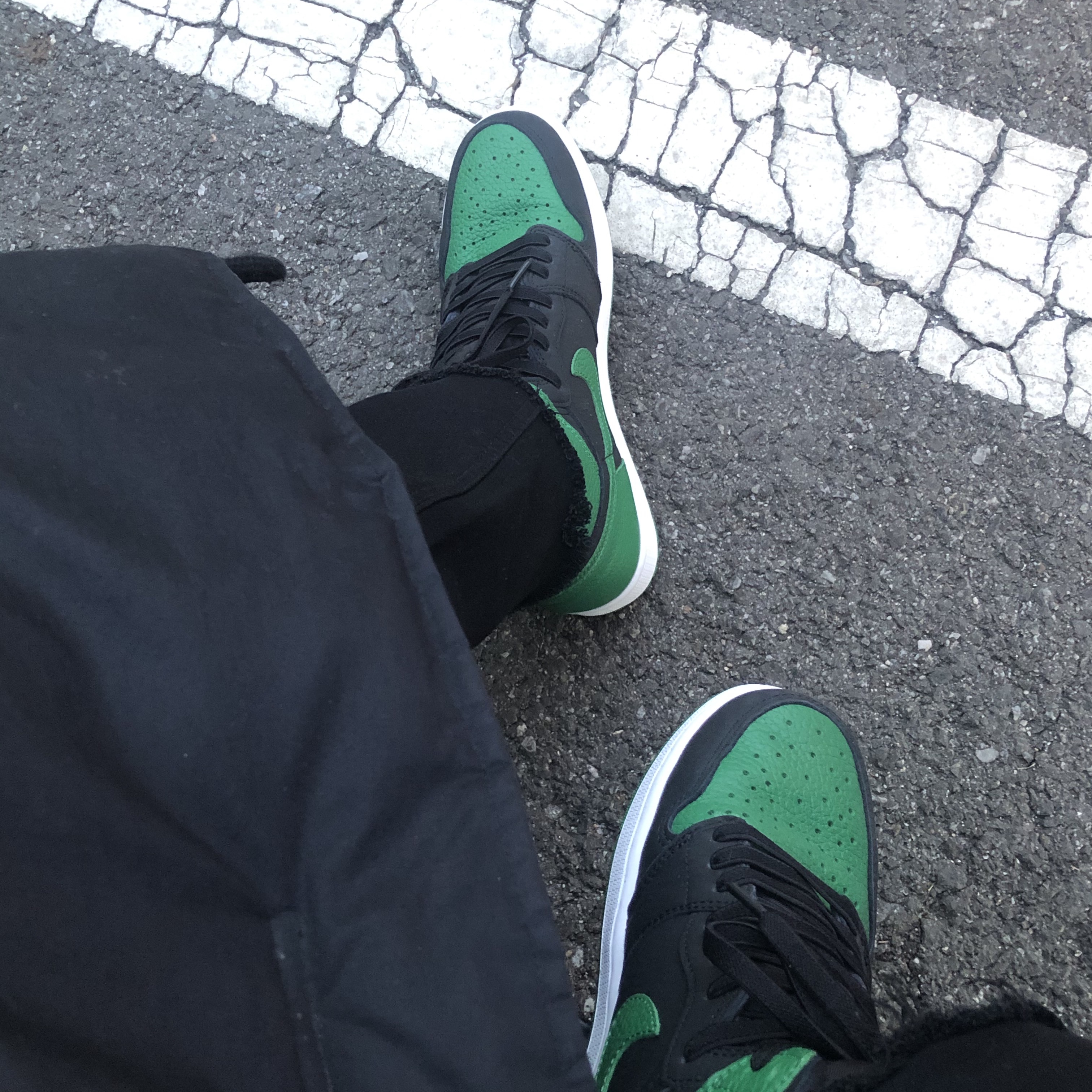 Jordan 1 Retro High OG Pine Green Black 착용 스타일 - 1