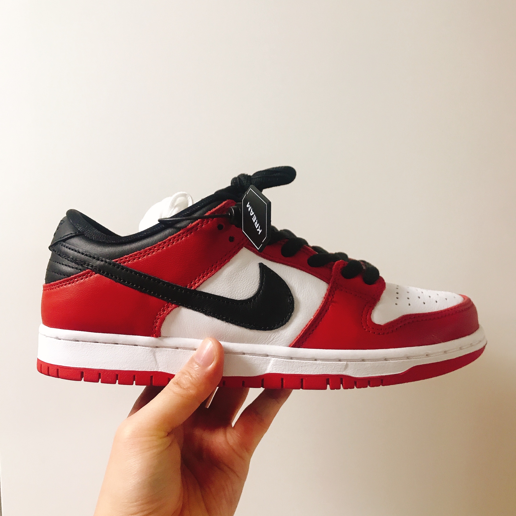 Nike SB Dunk Low Pro Chicago 착용 스타일 - 2