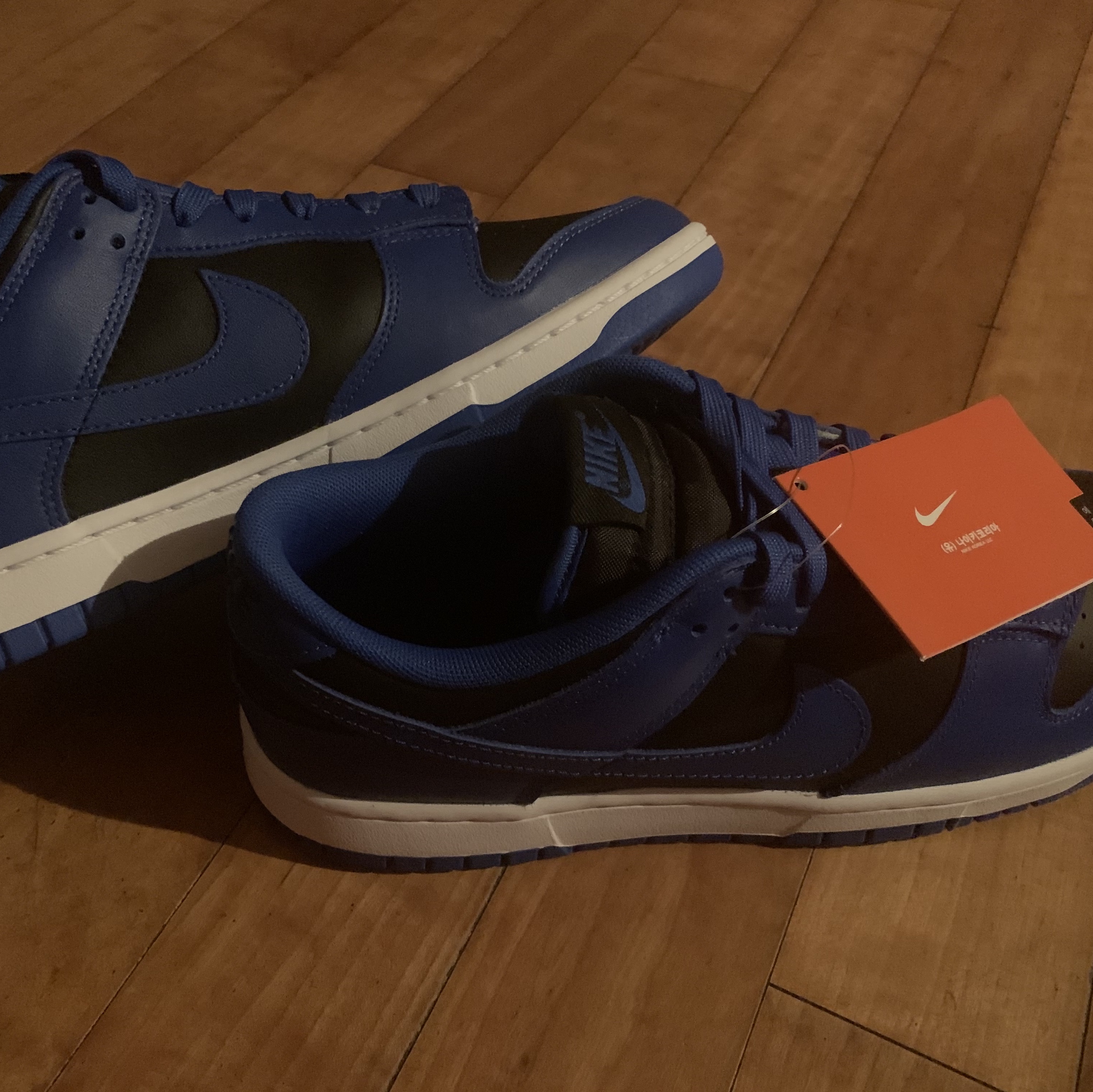 Nike Dunk Low Retro Hyper Cobalt 착용 스타일 - 2