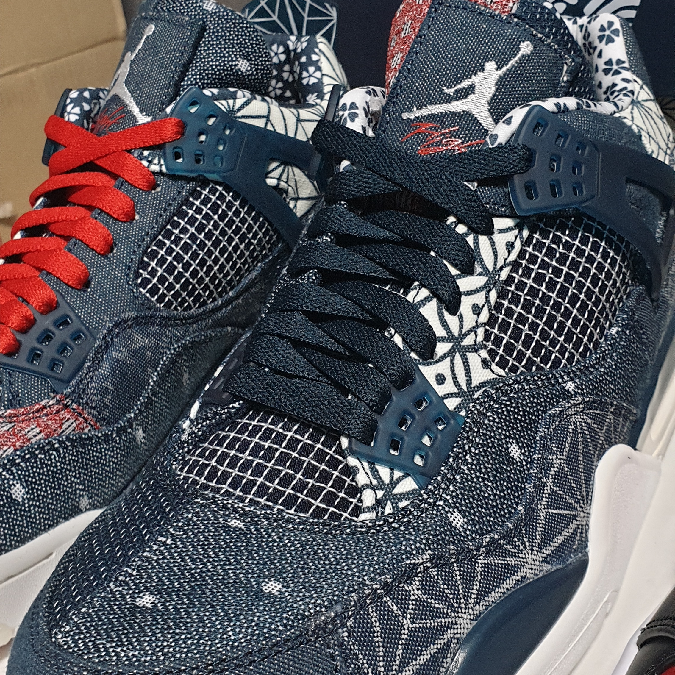 Jordan 4 Retro SE Deep Ocean, Jordan 1 Mid Bred Banned 2020 착용 스타일 - 2