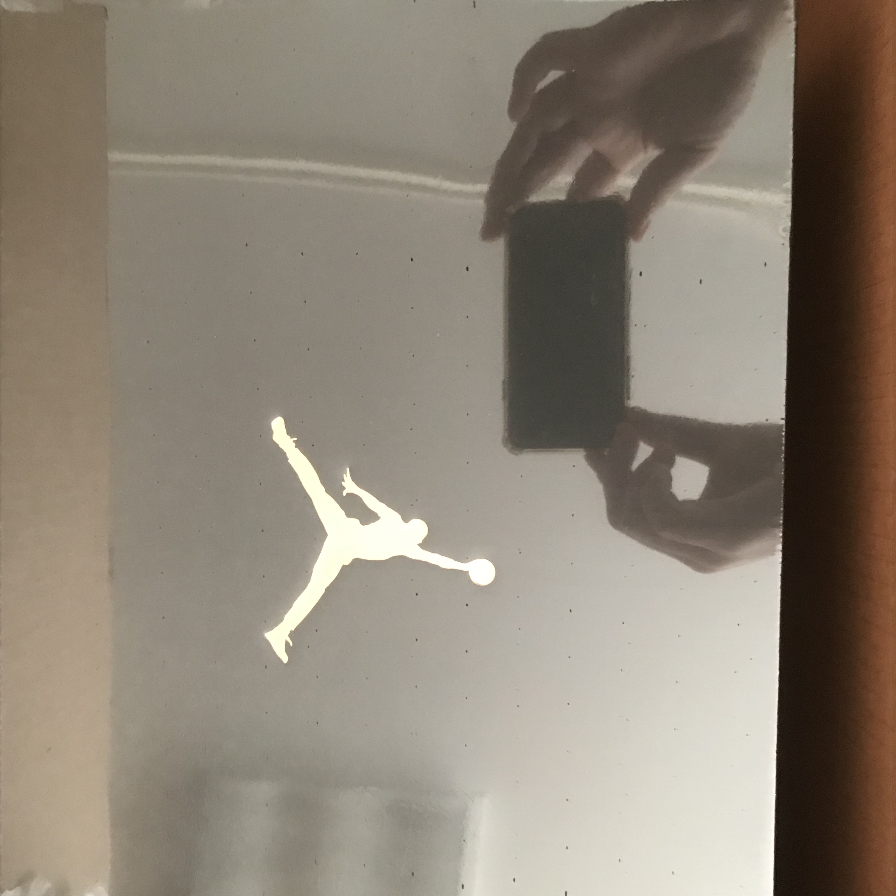 Jordan 1 Mid Black Hyper Royal 착용 스타일 - 2