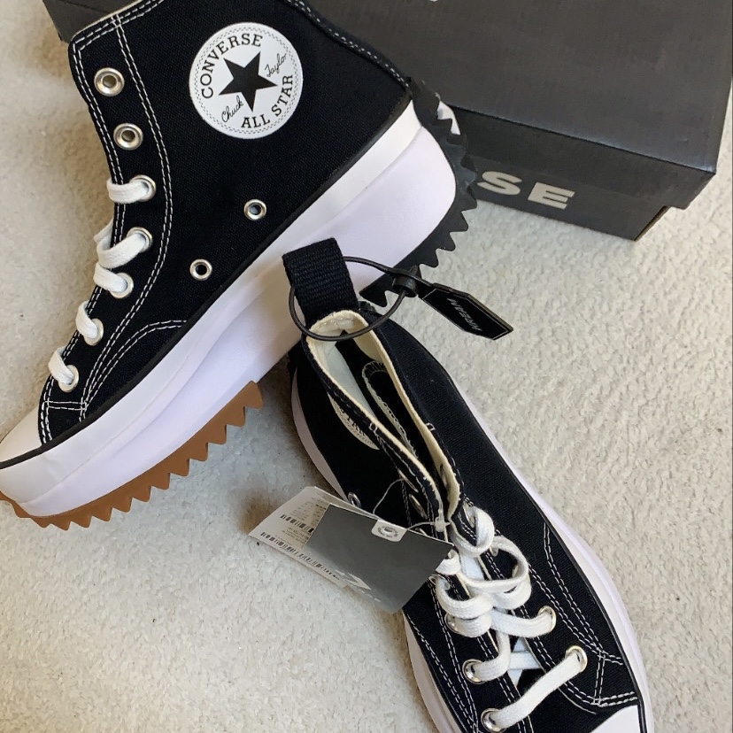 Converse Run Star Hike Hi Black White Gum 착용 스타일 - 2