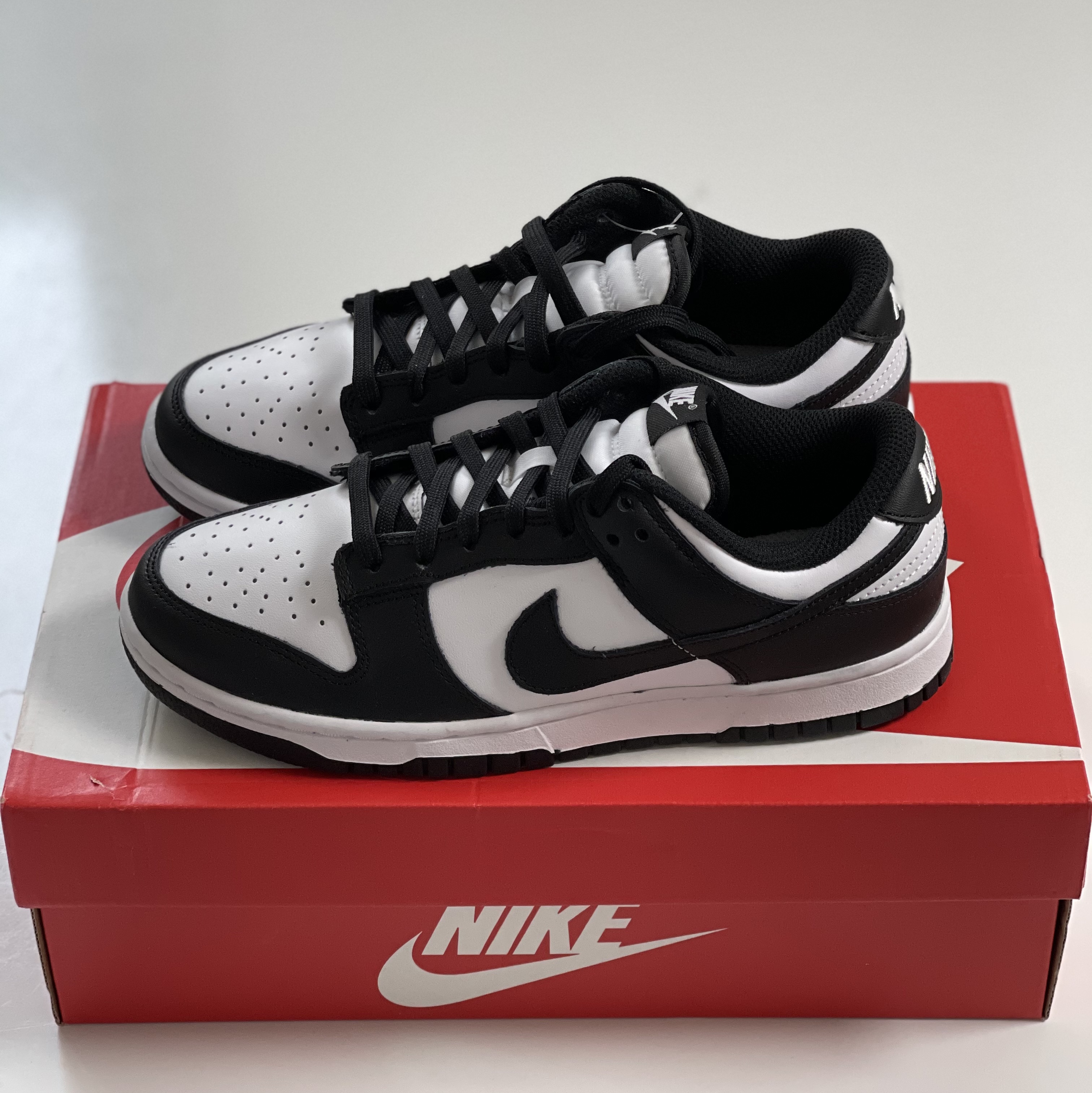 (W) Nike Dunk Low Black 착용 스타일 - 2