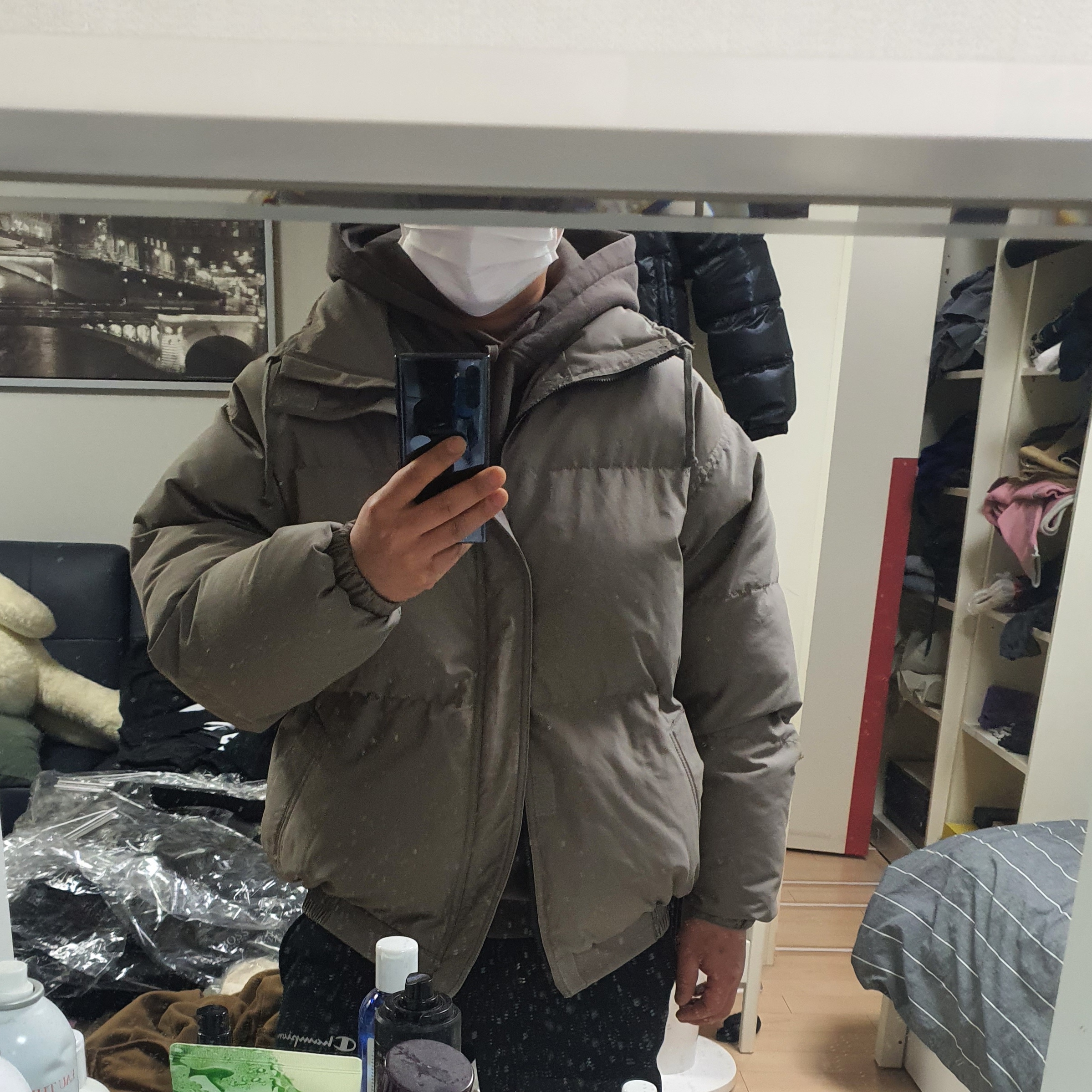 Essentials Puffer Jacket Taupe - 20FW 착용 스타일