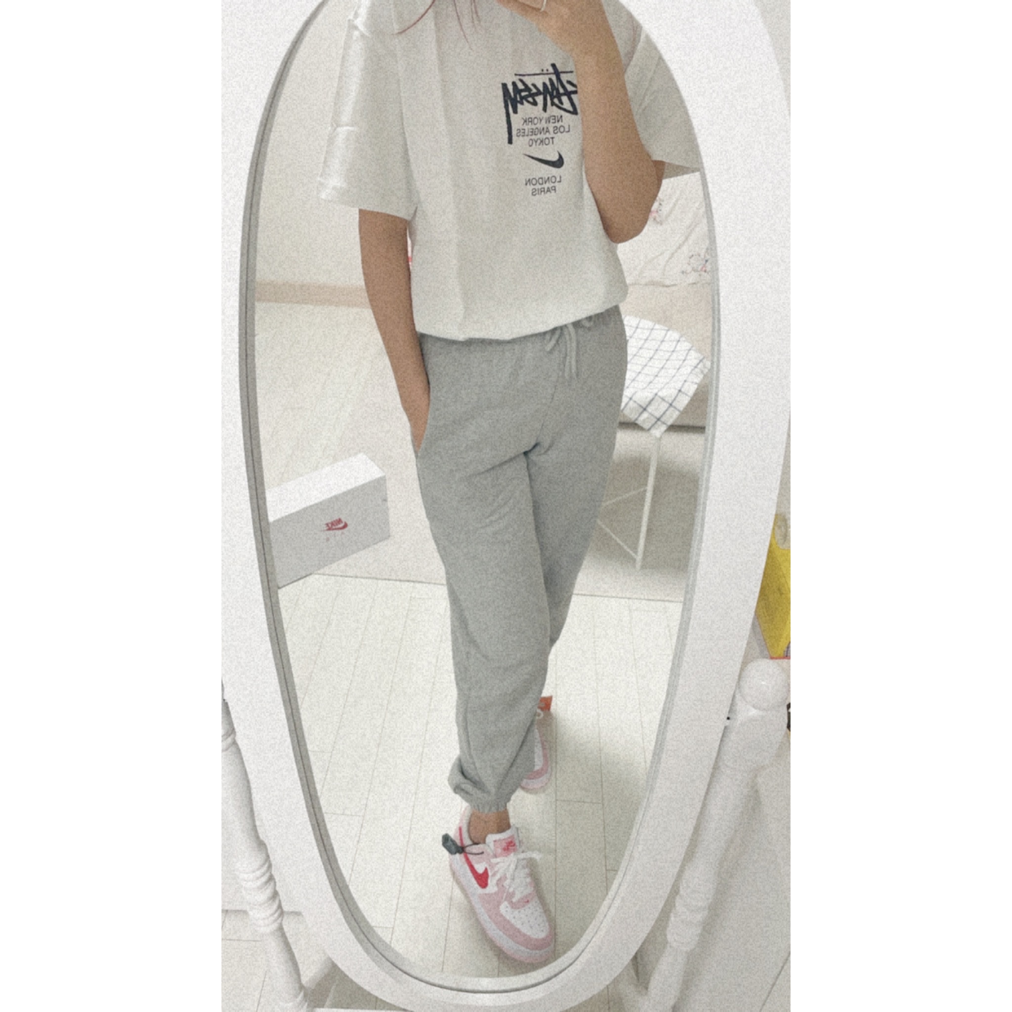 Nike x Stussy WT T-Shirt White - Asia, Nike Air Force 1 '07 QS Valentine's Day 착용 스타일