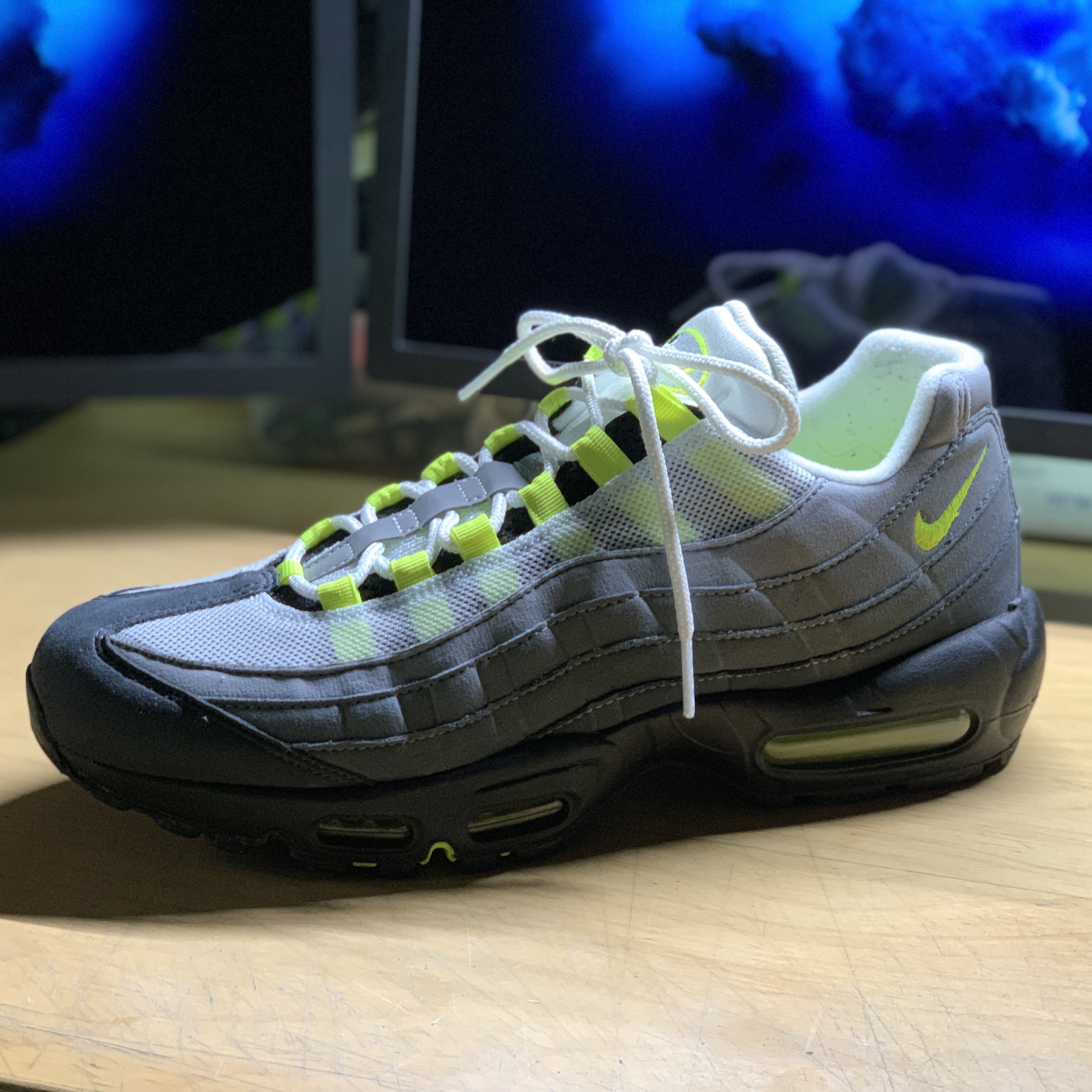 Nike Air Max 95 OG Neon Yellow 2020 착용 스타일