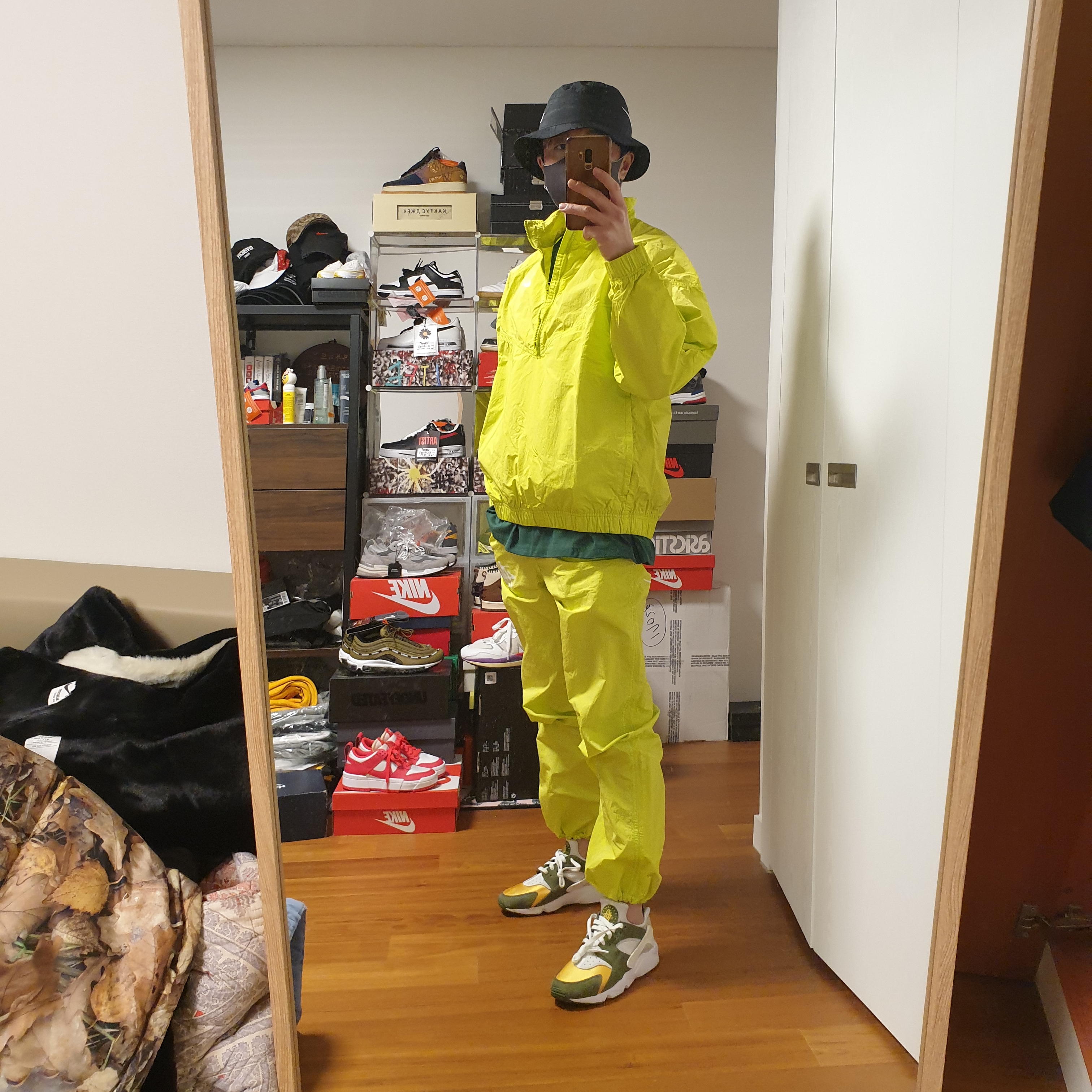 Nike x Stussy Air Huarache LE Dark Olive, Nike x Stussy WT T-Shirt Green - US/EU 착용 스타일 - 4