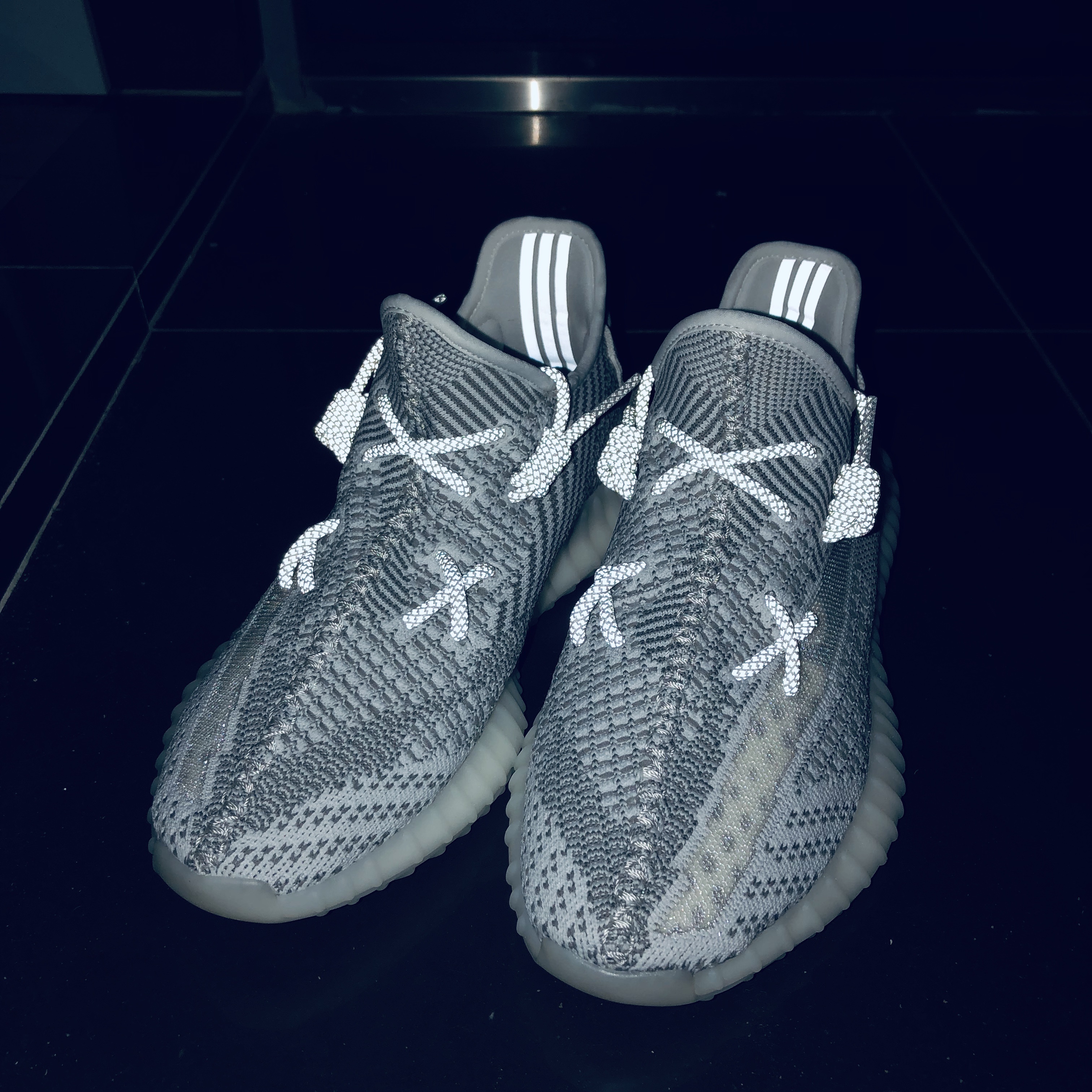 Adidas Yeezy Boost 350 V2 Static - Non-Reflective 2018 착용 스타일 - 2