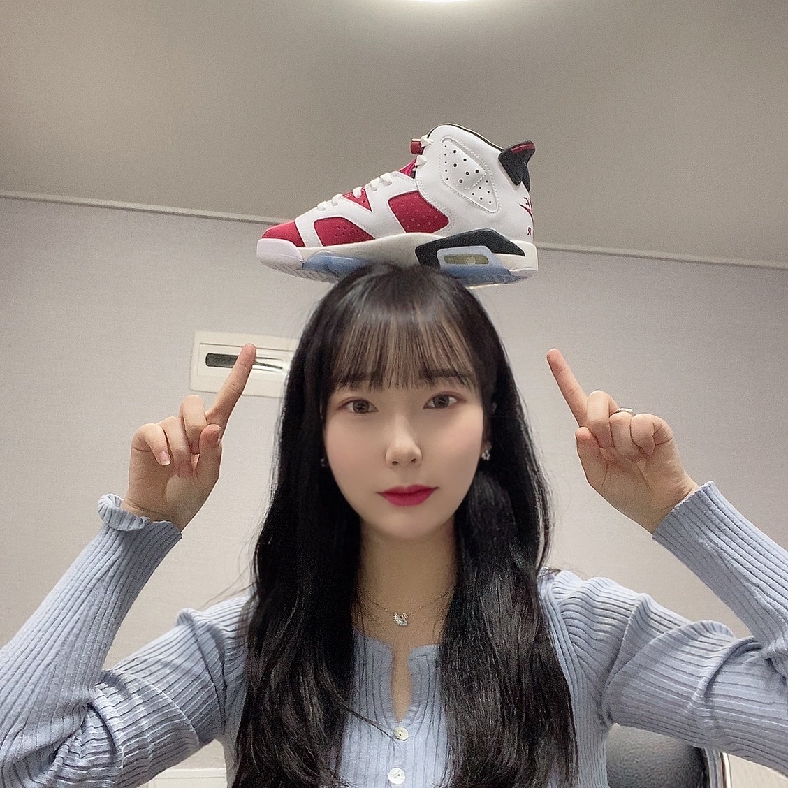 (GS) Jordan 6 Retro Carmine 2021 착용 스타일 - 1