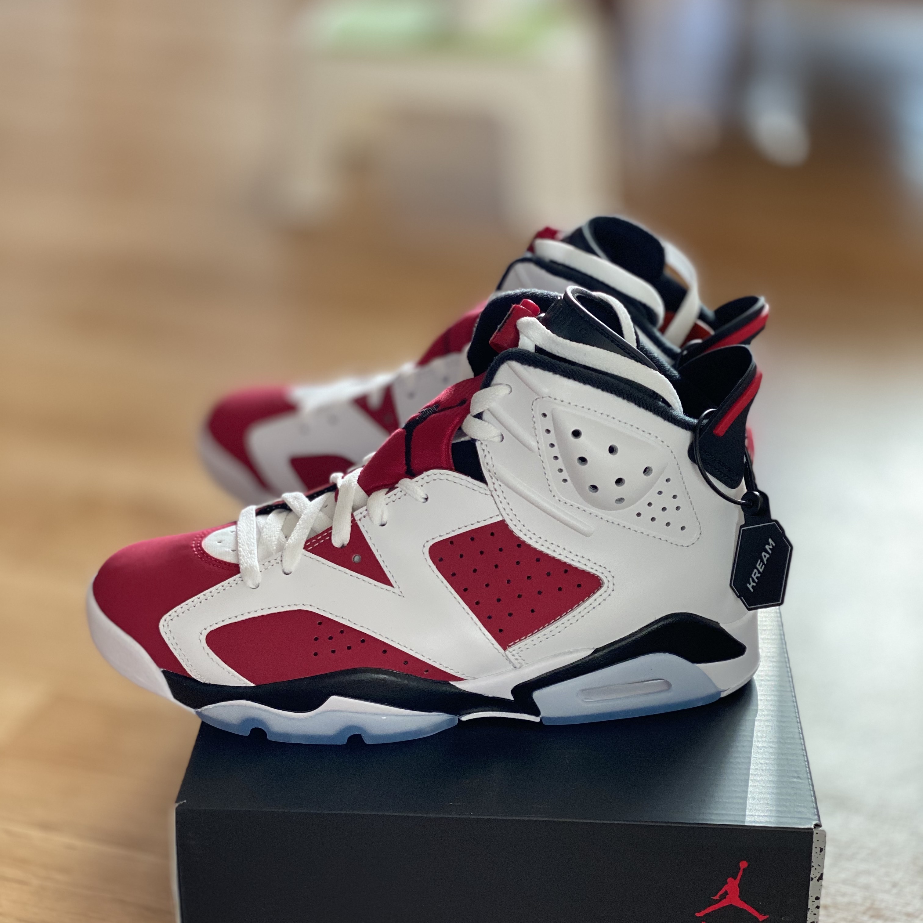 Jordan 6 Retro Carmine 2021 착용 스타일 - 5