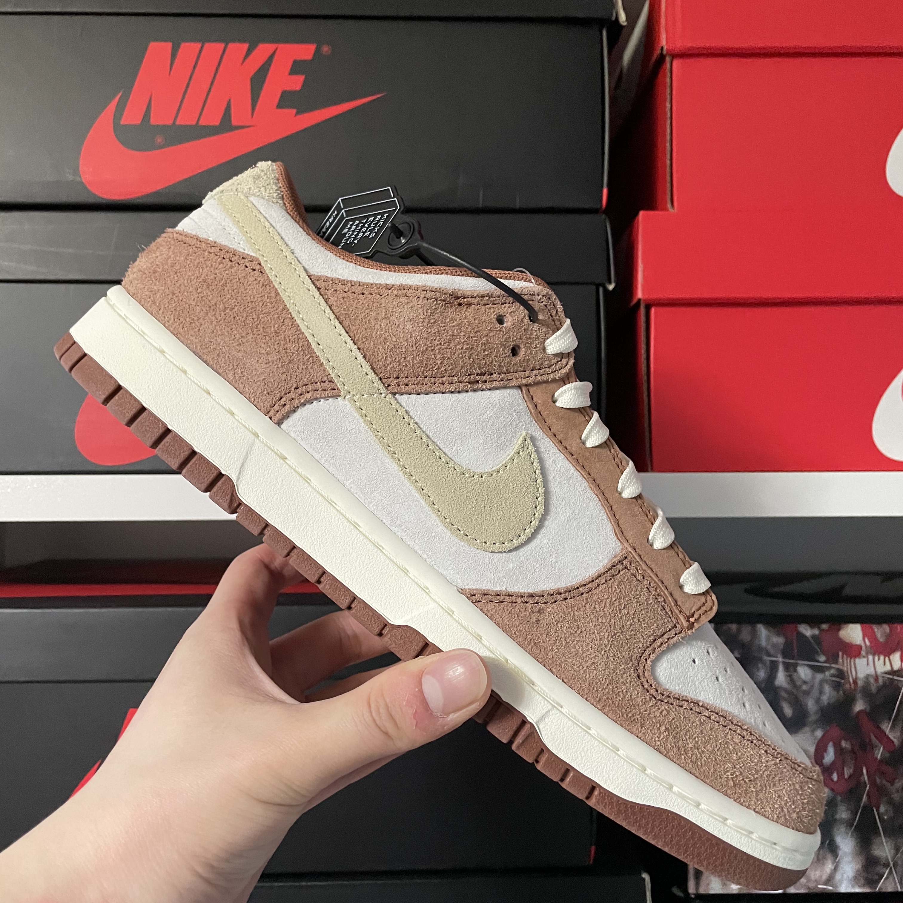 Nike Dunk Low Pro Premium Medium Curry 착용 스타일 - 2