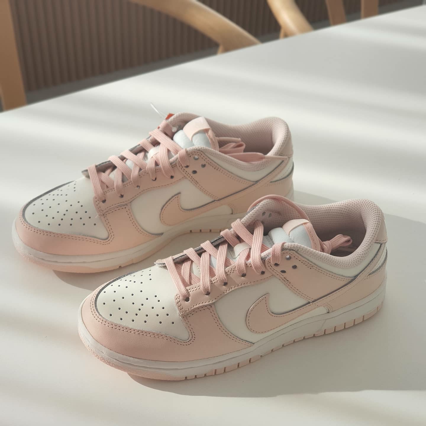 (W) Nike Dunk Low Orange Pearl 착용 스타일 - 1