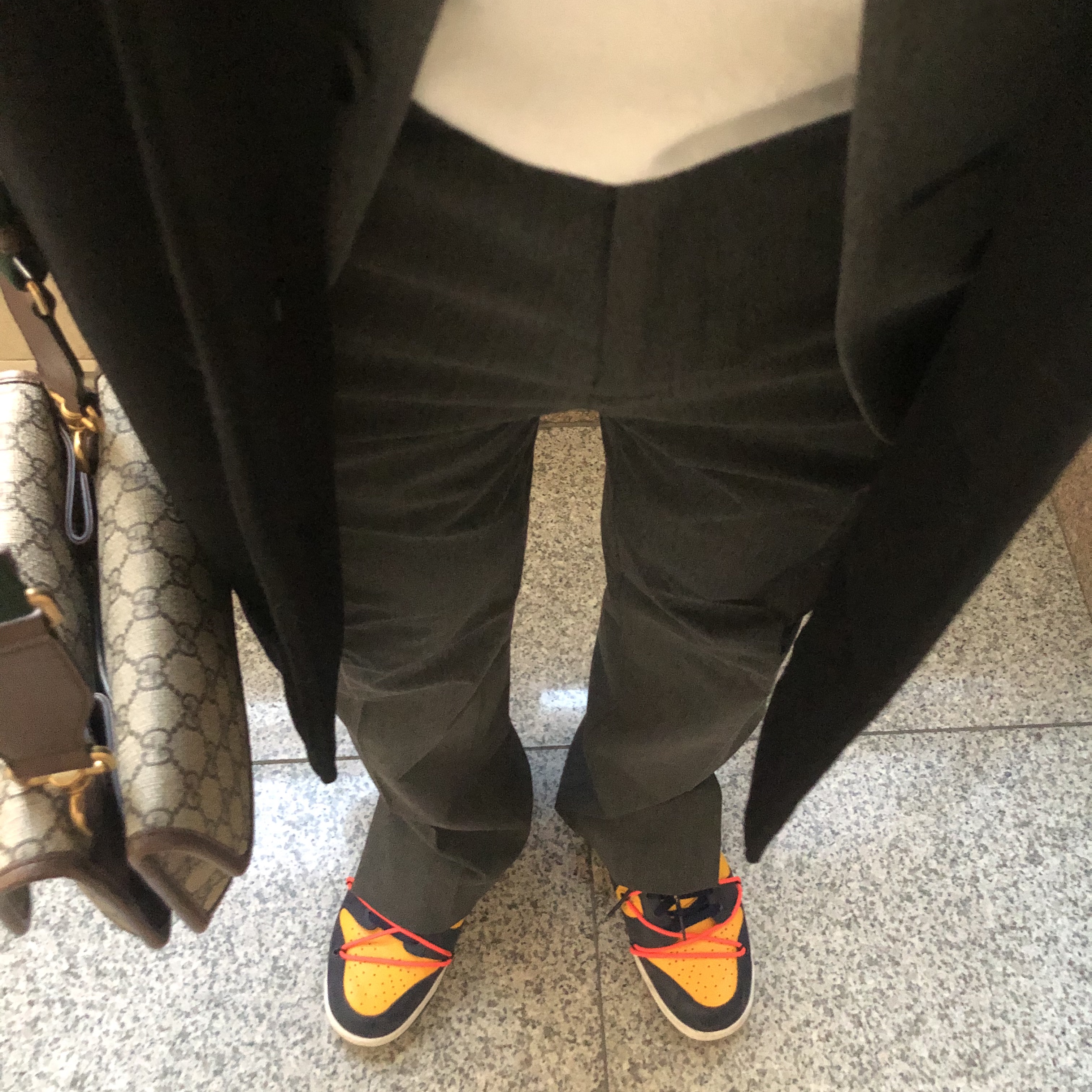 Nike x Off-White Dunk Low University Gold Midnight Navy 착용 스타일 - 3