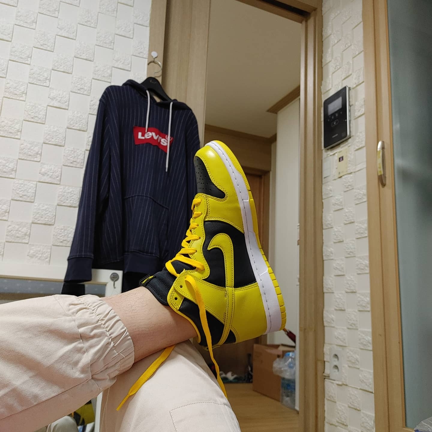Nike Dunk High SP Varsity Maize 착용 스타일 - 1