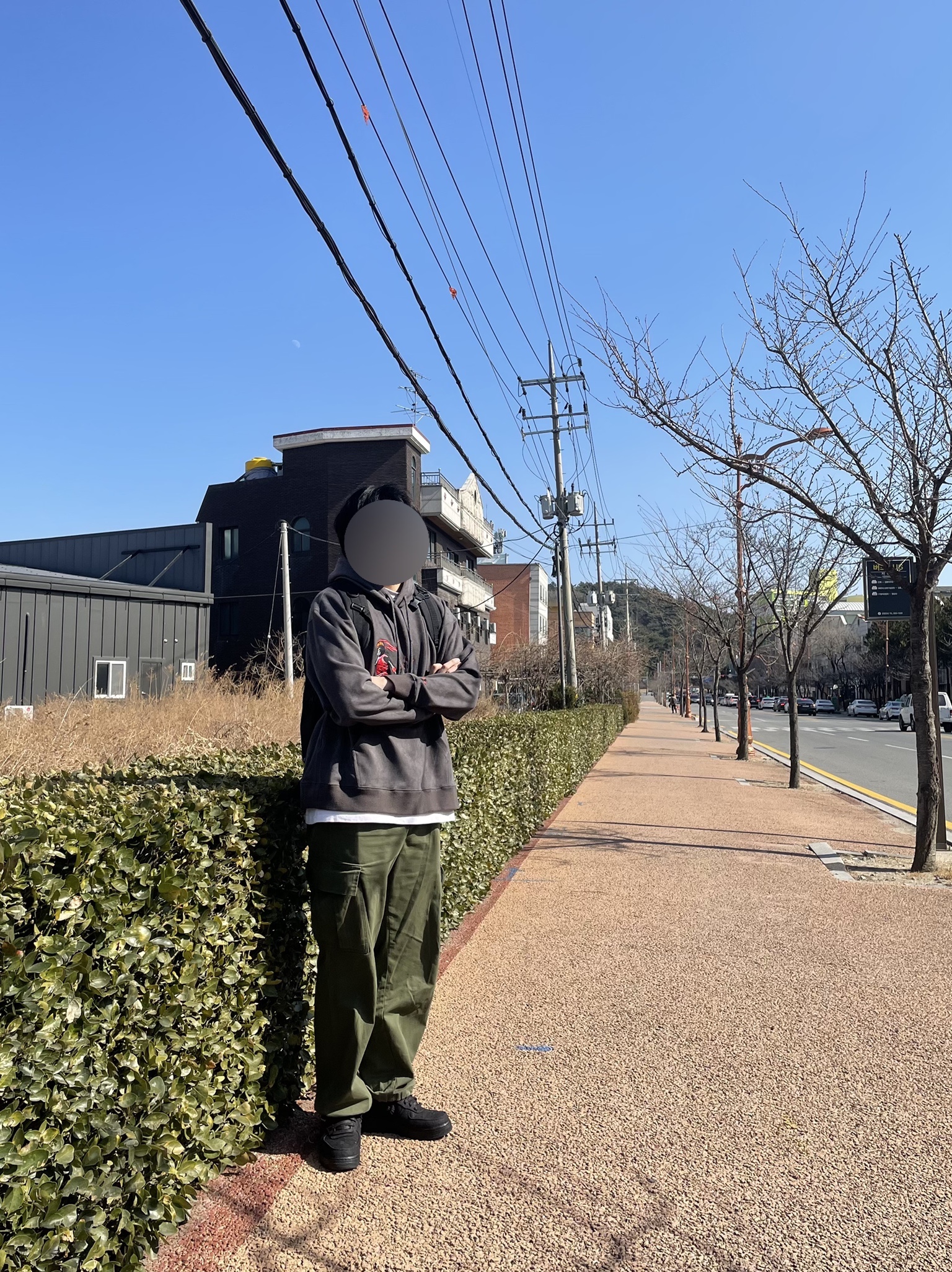 Jordan x Travis Scott Washed Suede Hoodie Grey, Nike x Stussy Air Force 1 Low Triple Black 착용 스타일