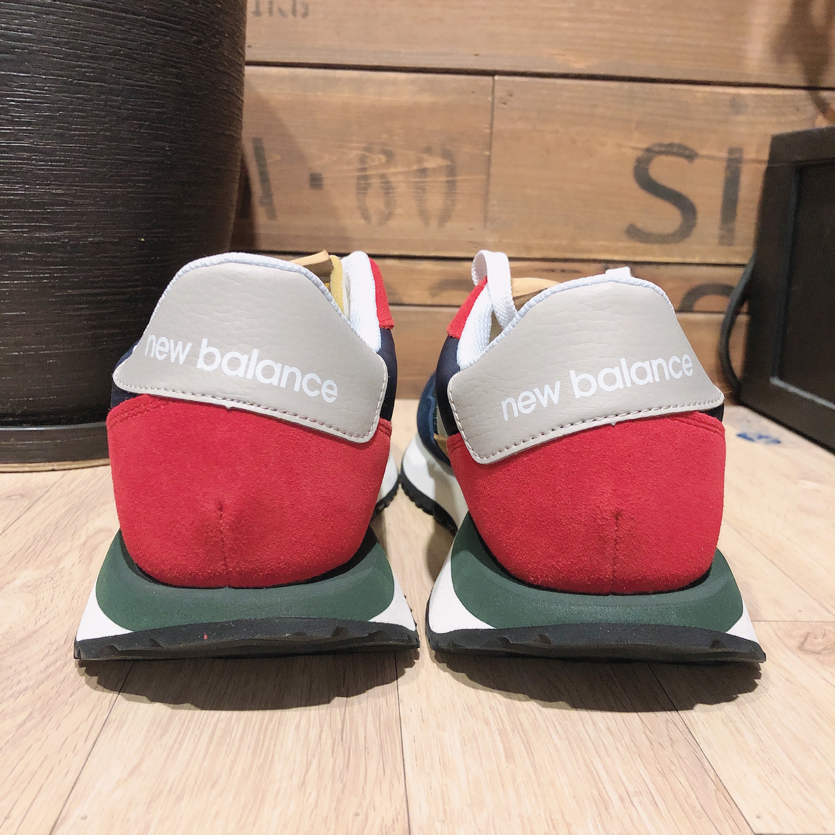 New Balance 237 Team Red 착용 스타일 - 2
