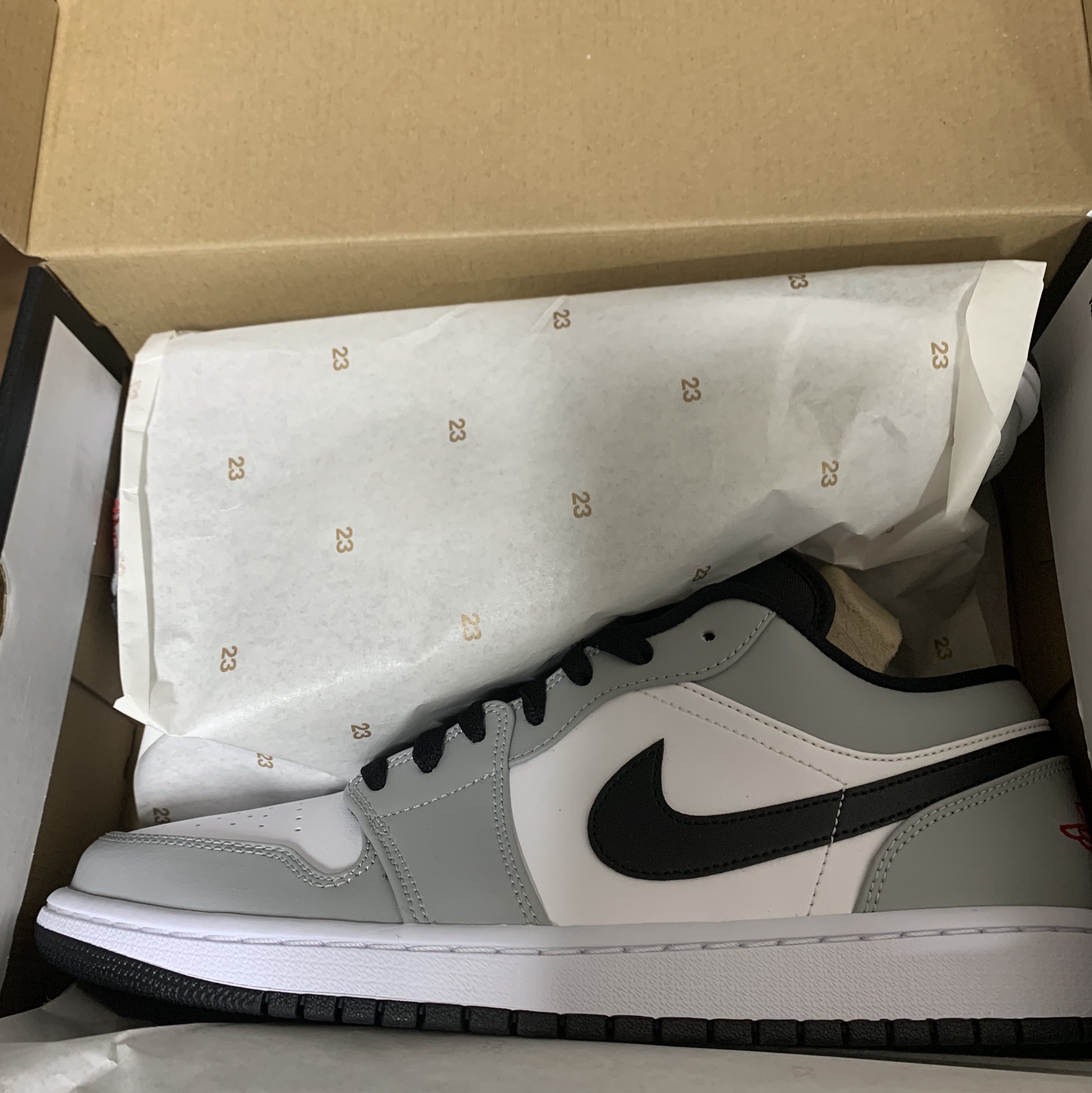Jordan 1 Low Light Smoke Grey 착용 스타일 - 3