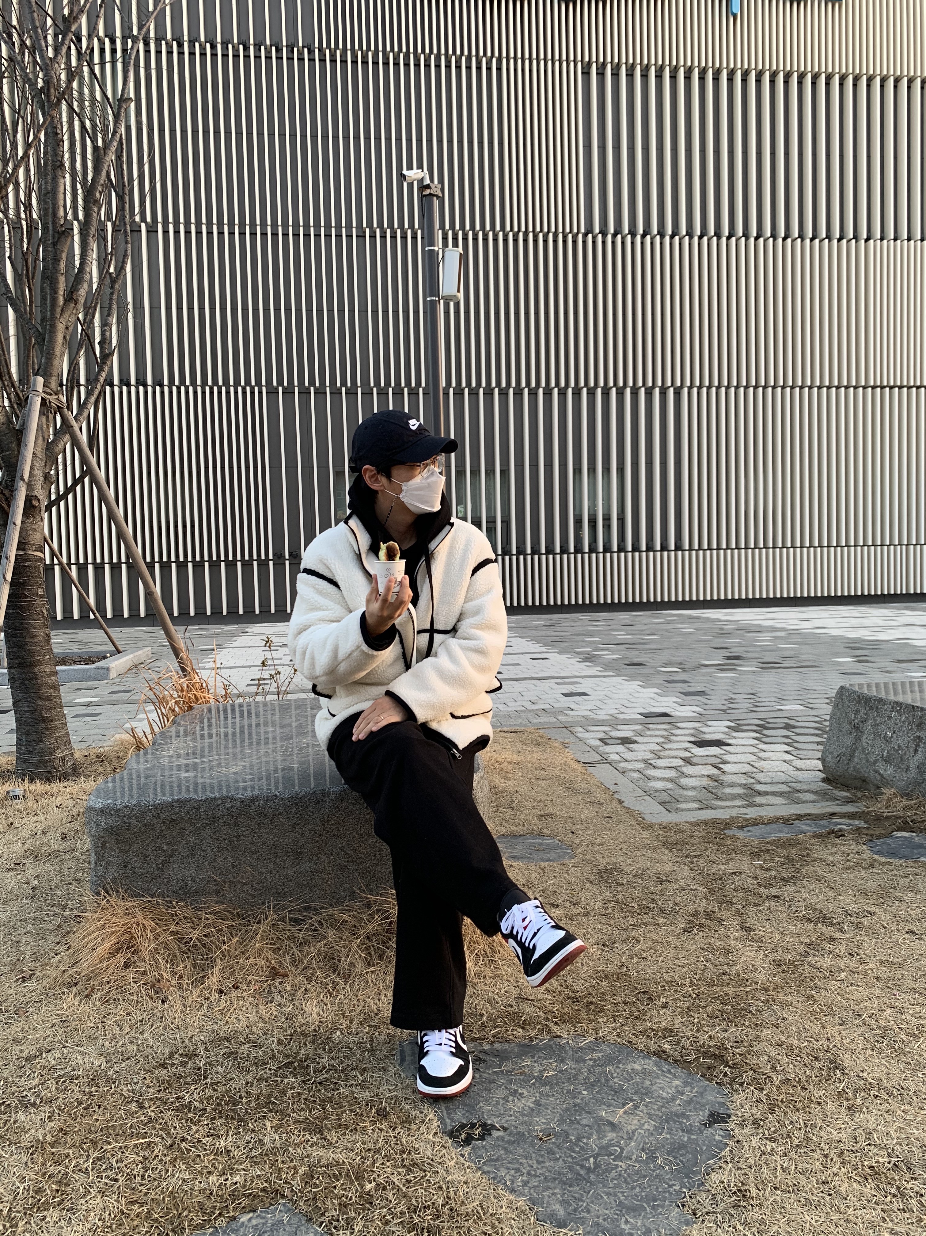 Jordan 1 Low Black Toe 착용 스타일 - 2