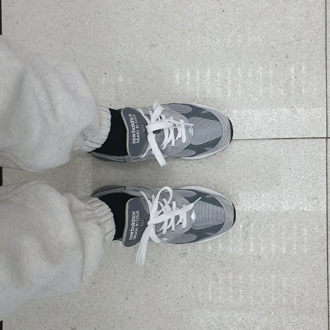 (W) New Balance 993 Made in USA Grey - B Standard 착용 스타일