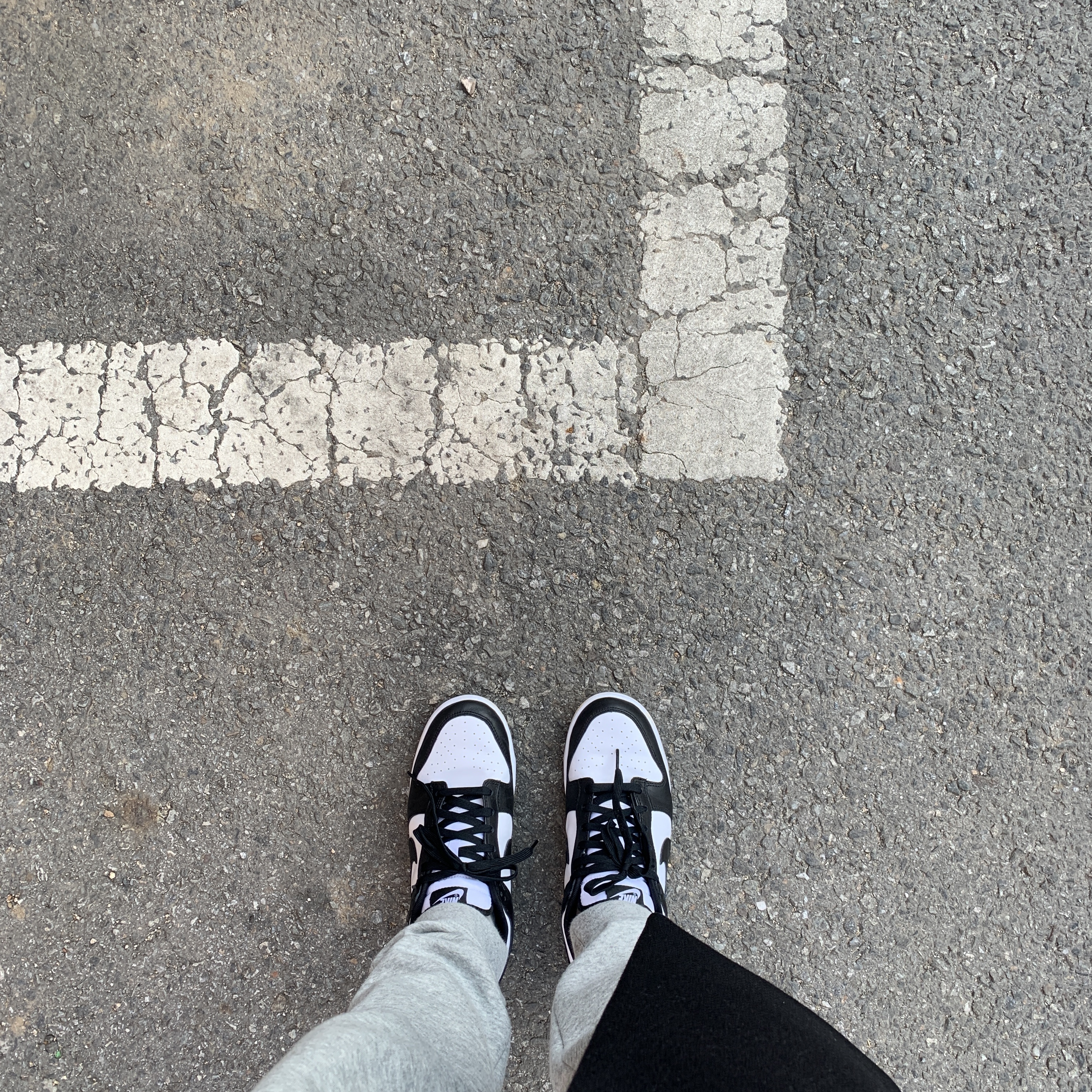 Nike Dunk Low Retro Black 착용 스타일 - 1