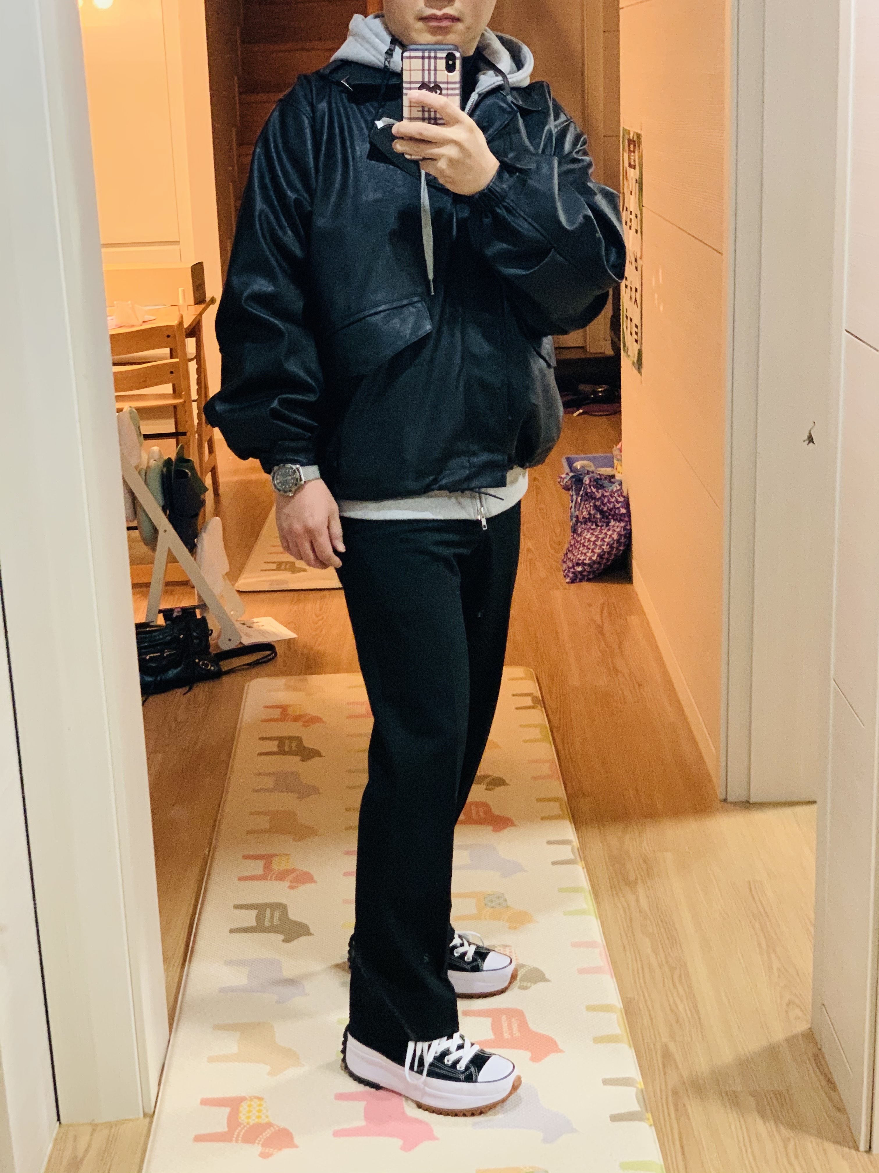 Converse Run Star Hike Hi Black White Gum 착용 스타일 - 1