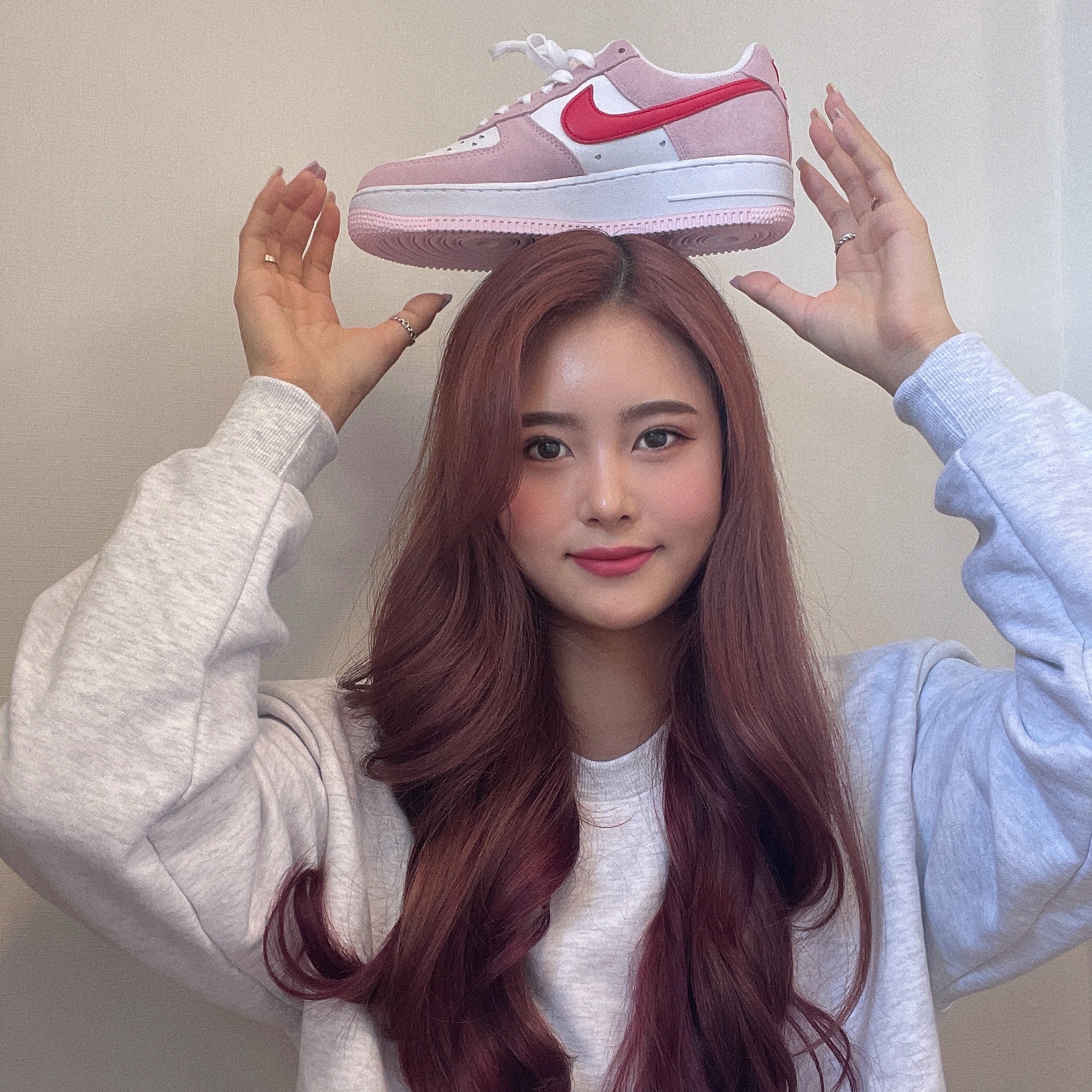 Nike Air Force 1 '07 QS Valentine's Day 착용 스타일 - 2