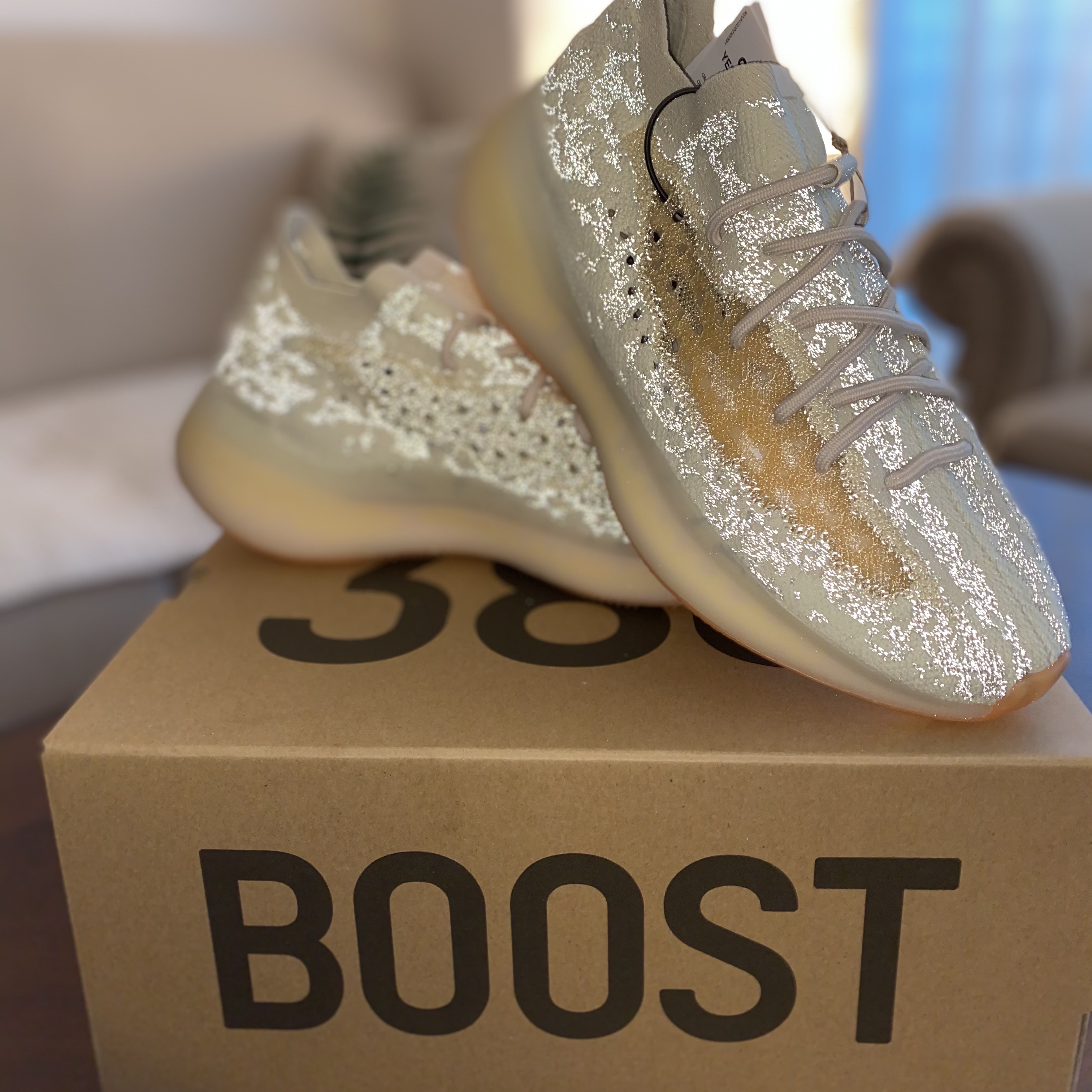 Adidas Yeezy Boost 380 Yecoraite - Reflective 착용 스타일 - 2