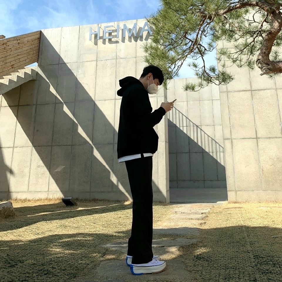Converse x JW Anderson Run Star Hike Hi White 착용 스타일