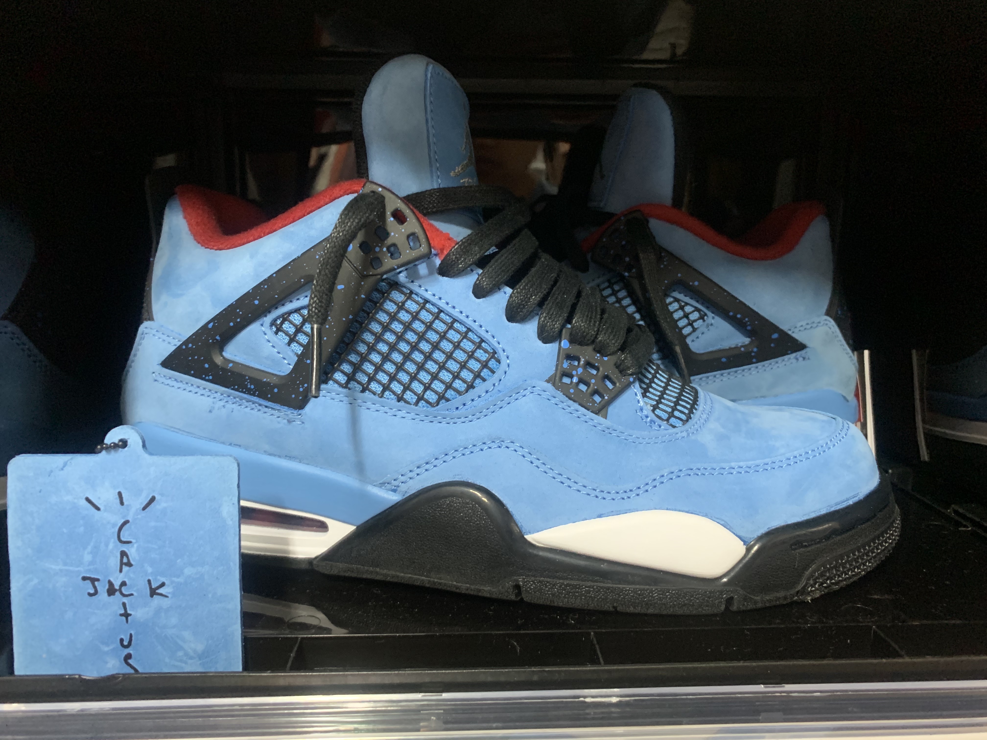 Jordan 4 x Travis Scott Retro Cactus Jack 착용 스타일